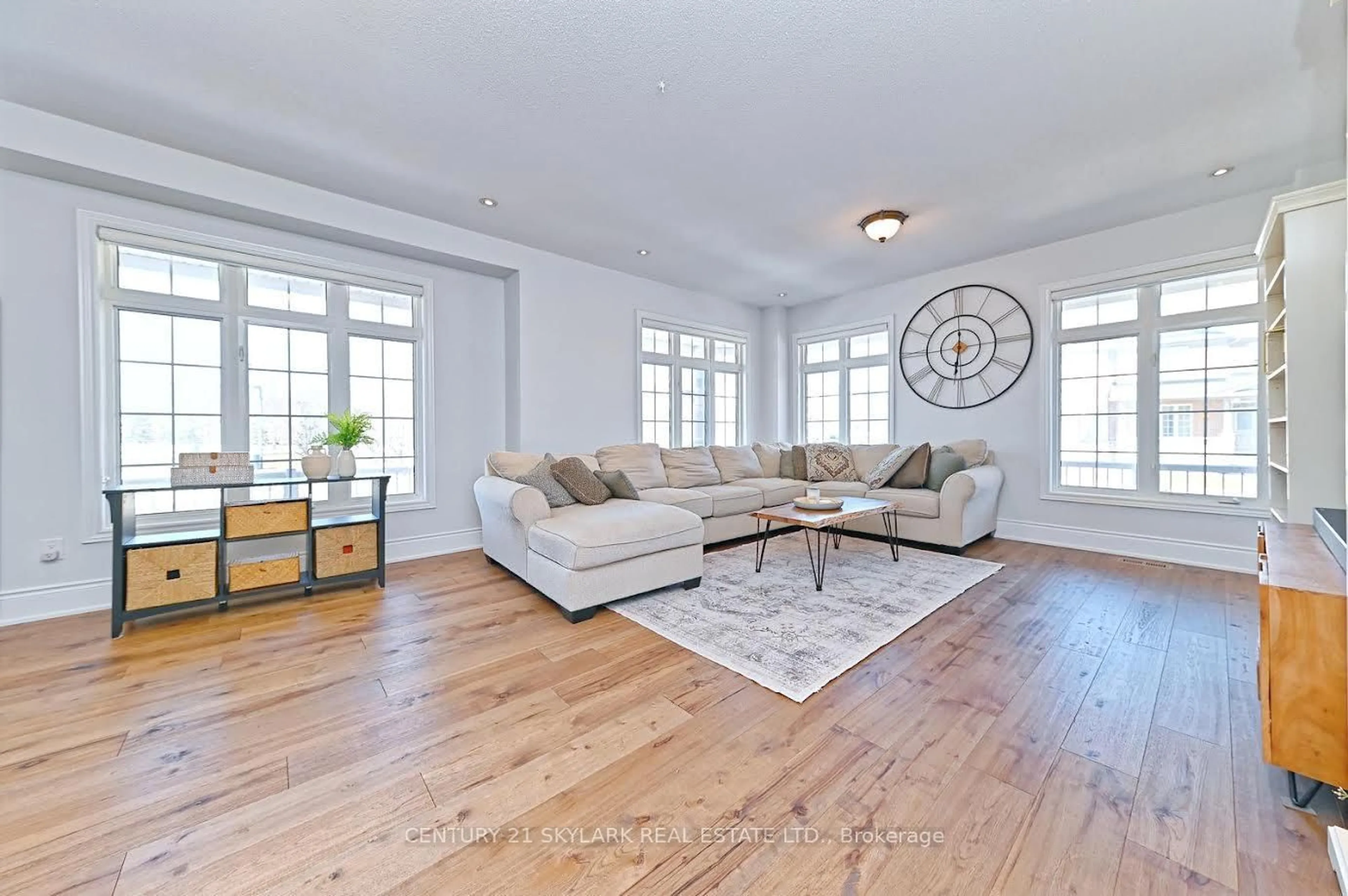 Living room with furniture, unknown for 45 Kidbrook Rd, Brampton Ontario L6P 2A6