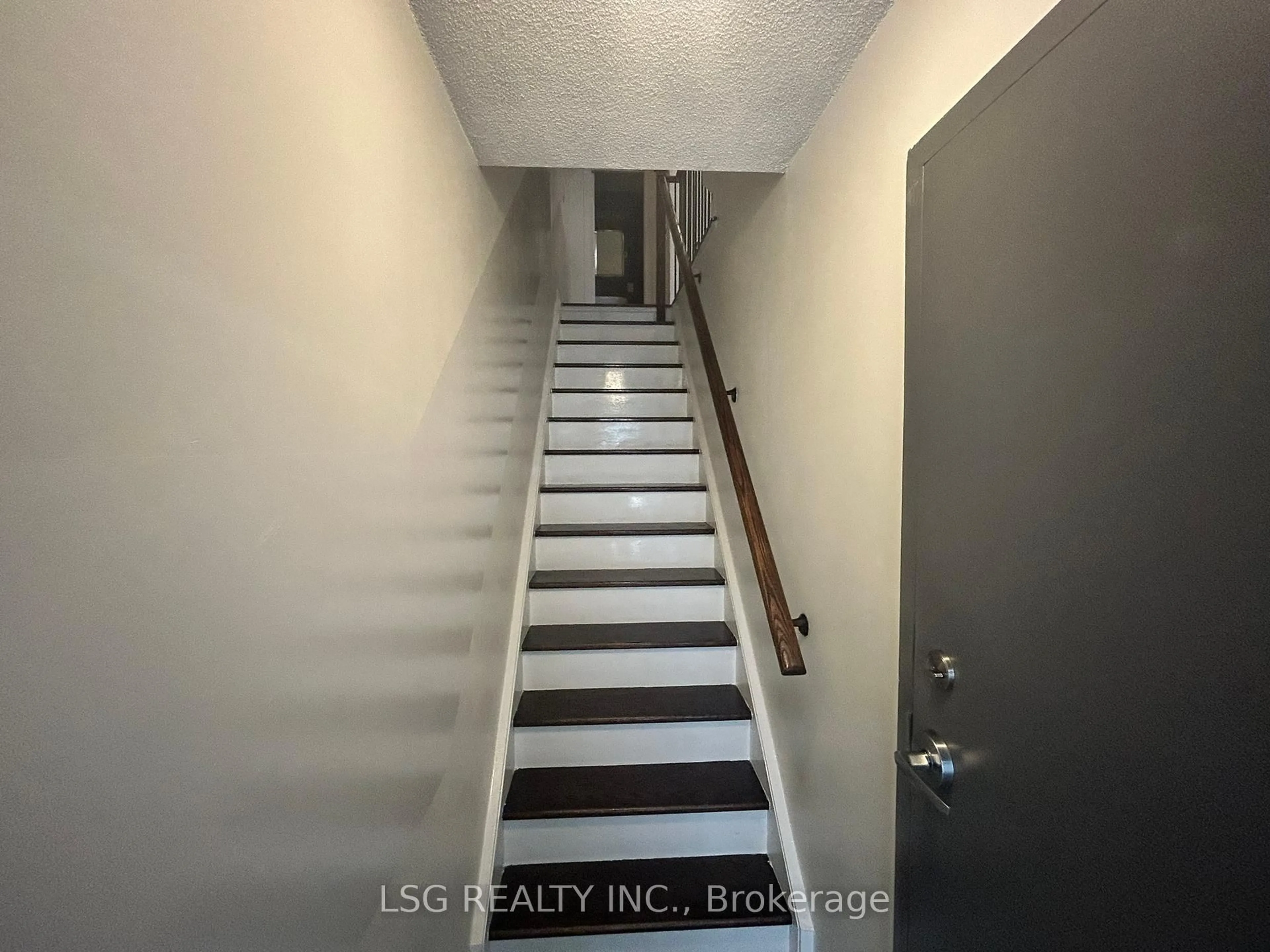 Unknown for 2059 Weston Rd #36, Toronto Ontario M9N 1X7