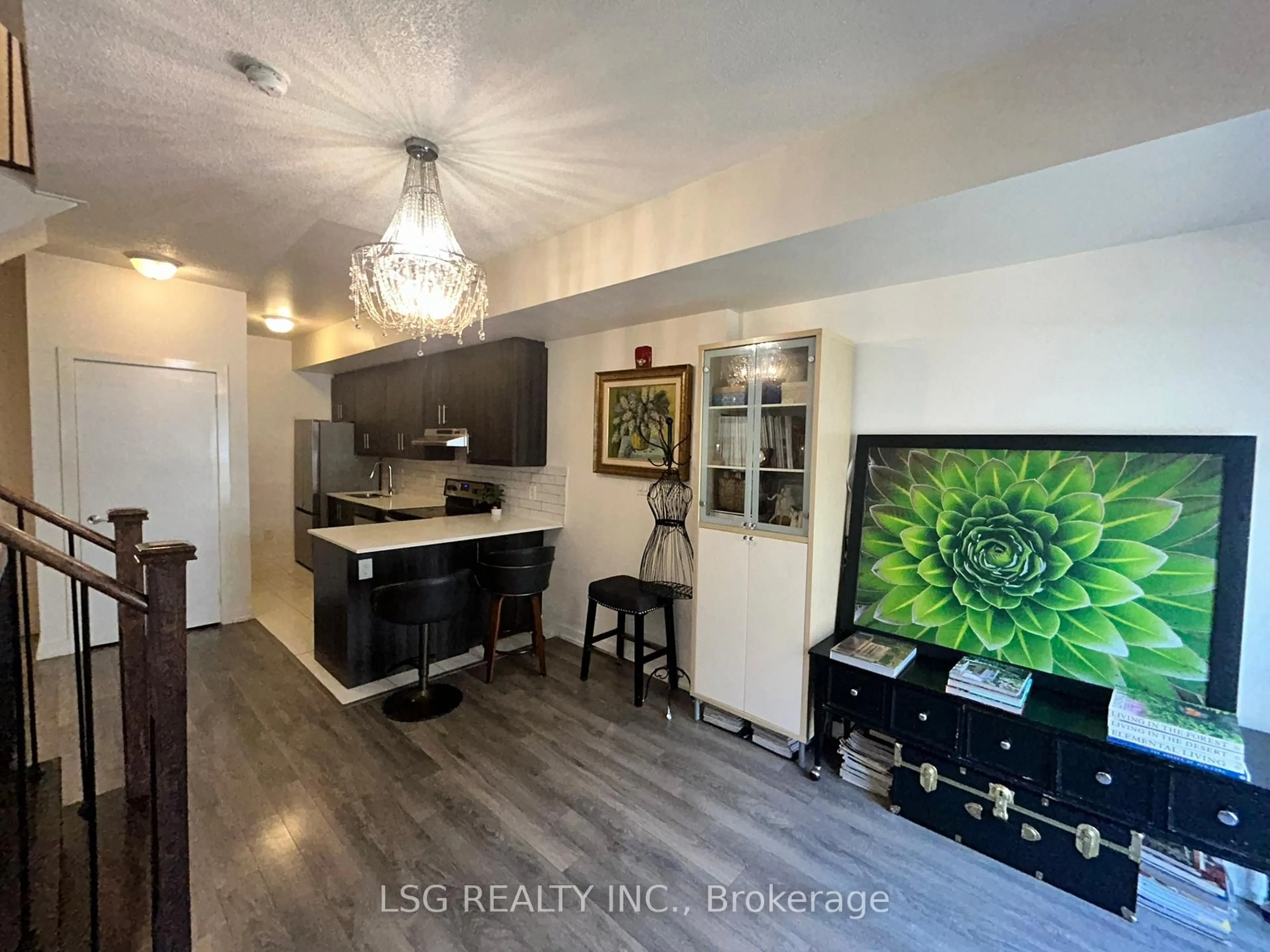 A pic of a room for 2059 Weston Rd #36, Toronto Ontario M9N 1X7