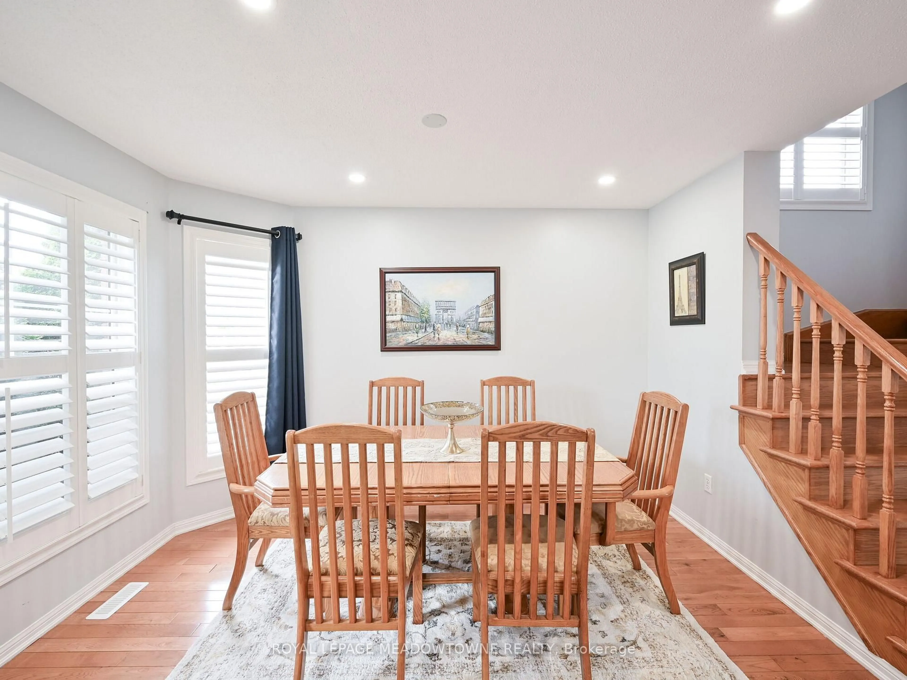 Dining room, wood/laminate floor for 634 Hamilton Cres, Milton Ontario L9T 6G9