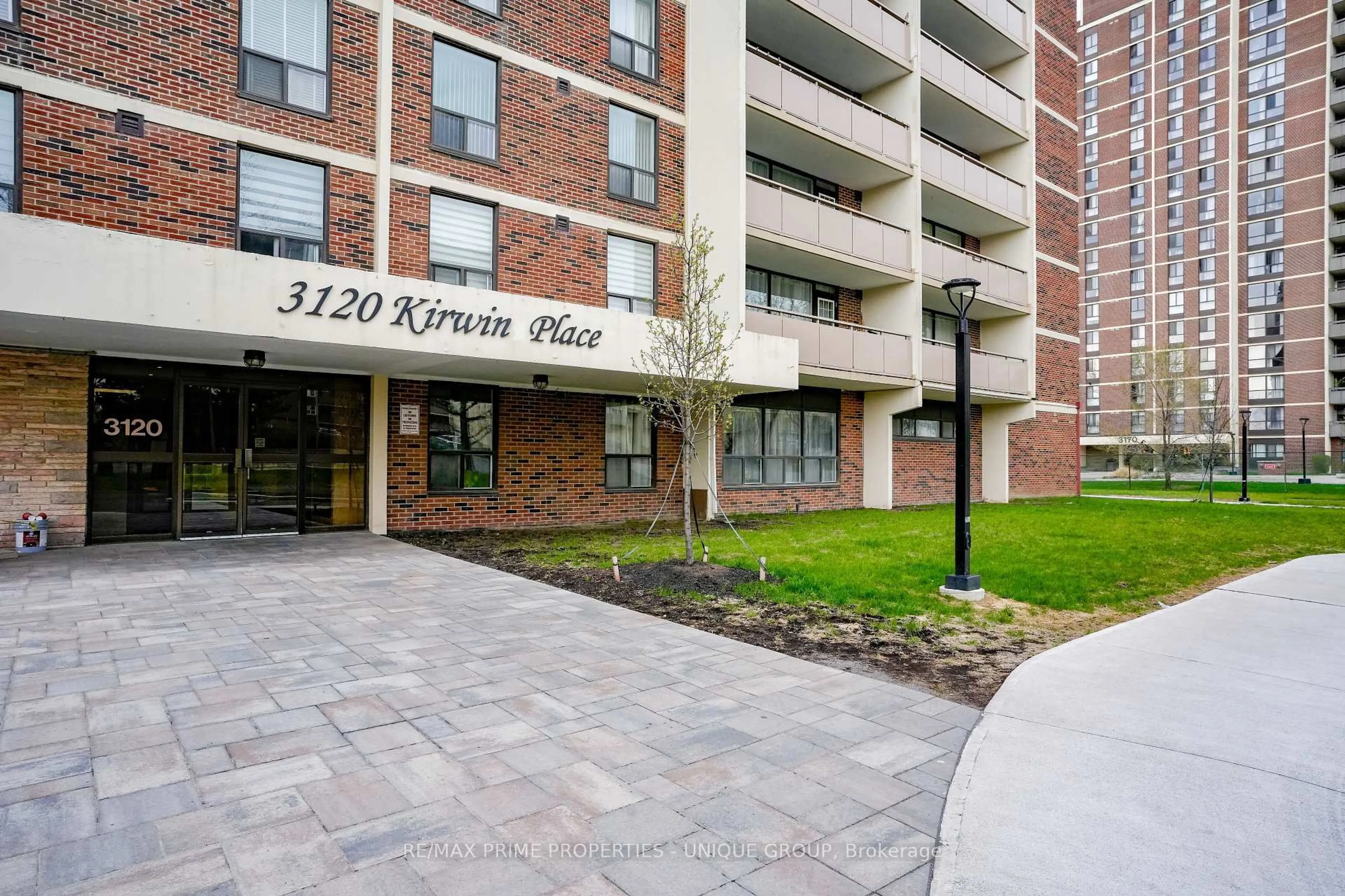 Unknown for 3120 Kirwin Ave #807, Mississauga Ontario L5A 3R2