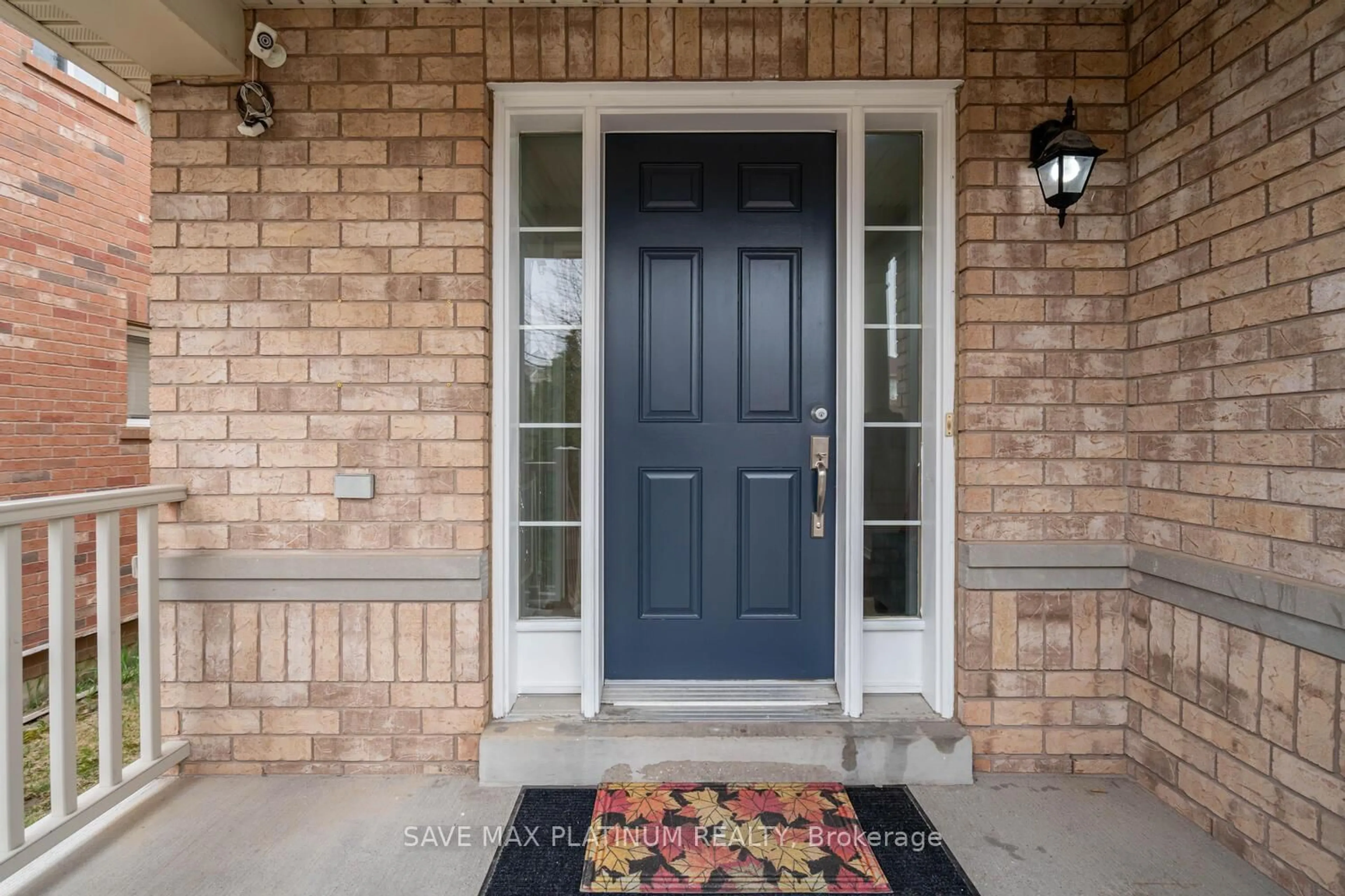 Indoor entryway for 98 Crown Victoria Dr, Brampton Ontario L7A 3X6