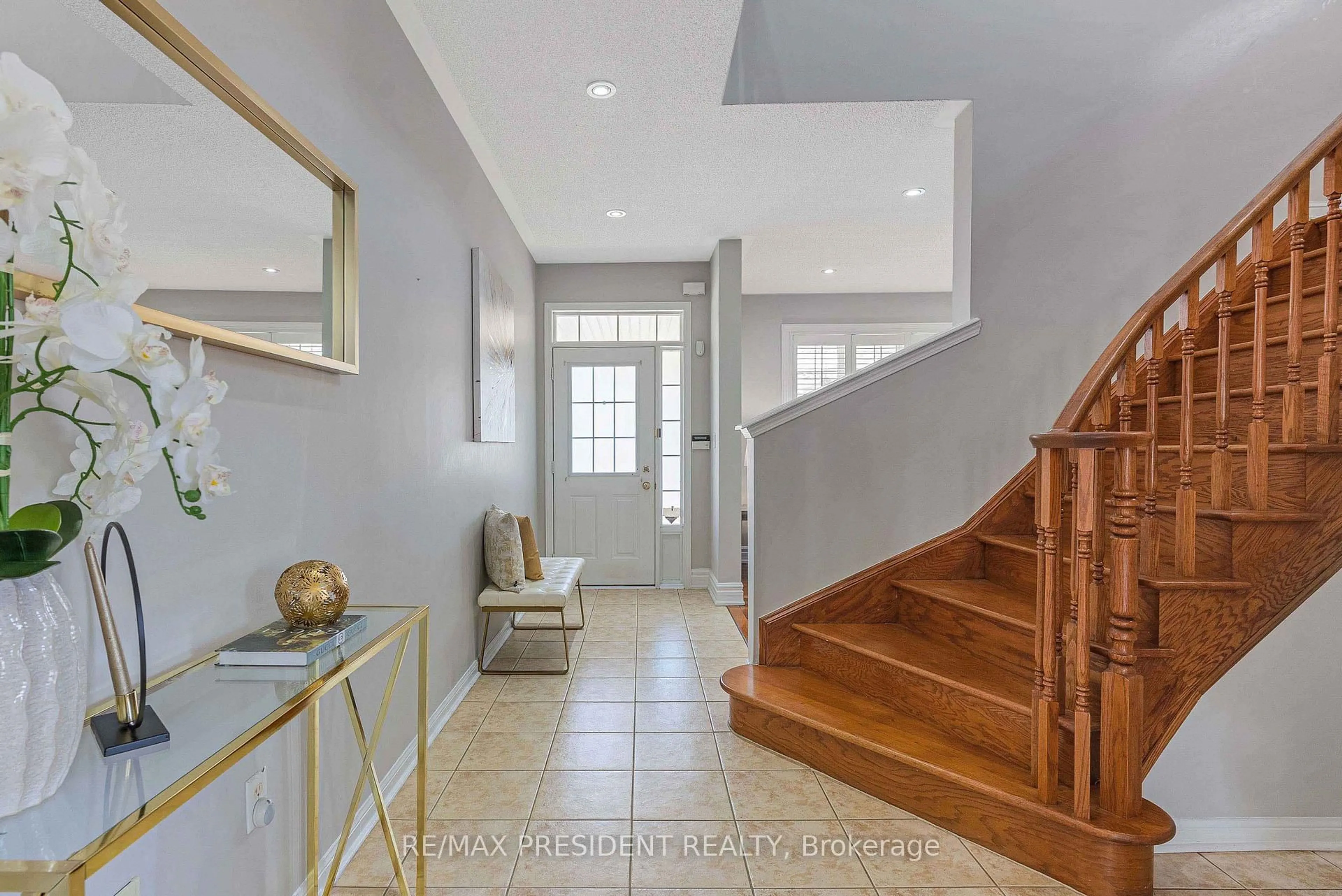 Indoor entryway for 151 Herdwick St, Brampton Ontario L6S 0A7