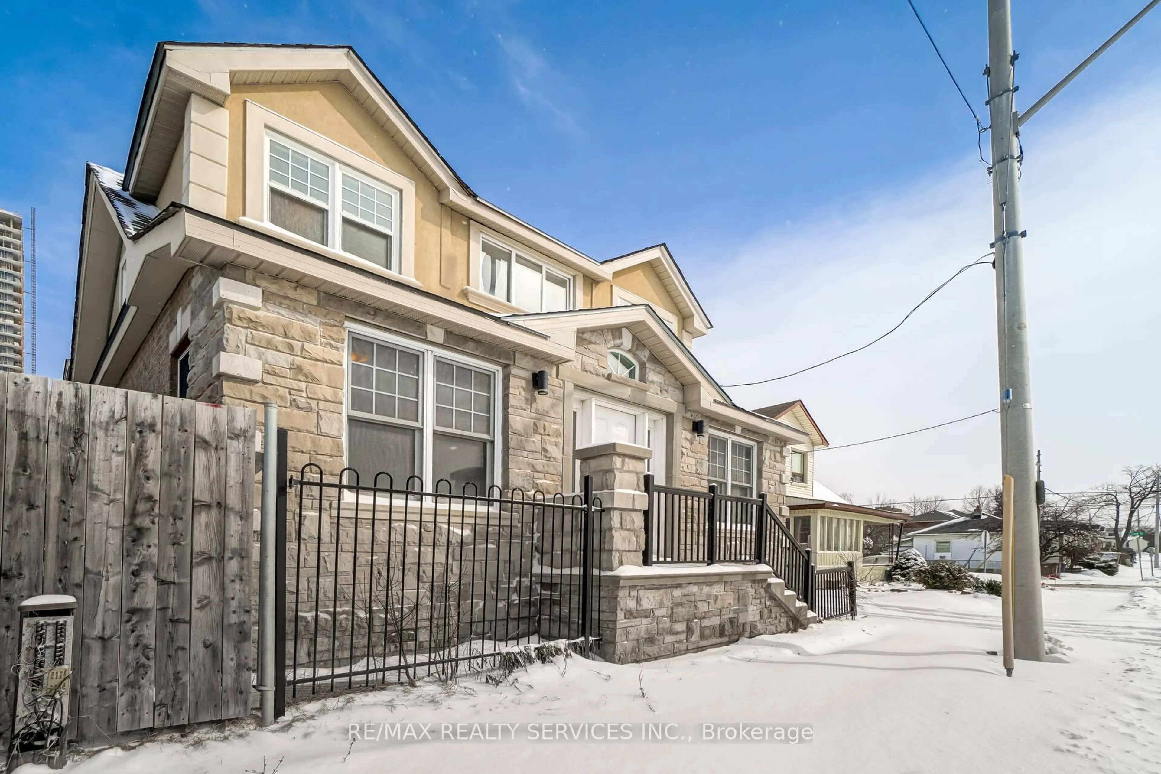 Unknown for 6 Trueman St, Brampton Ontario L6W 3A8