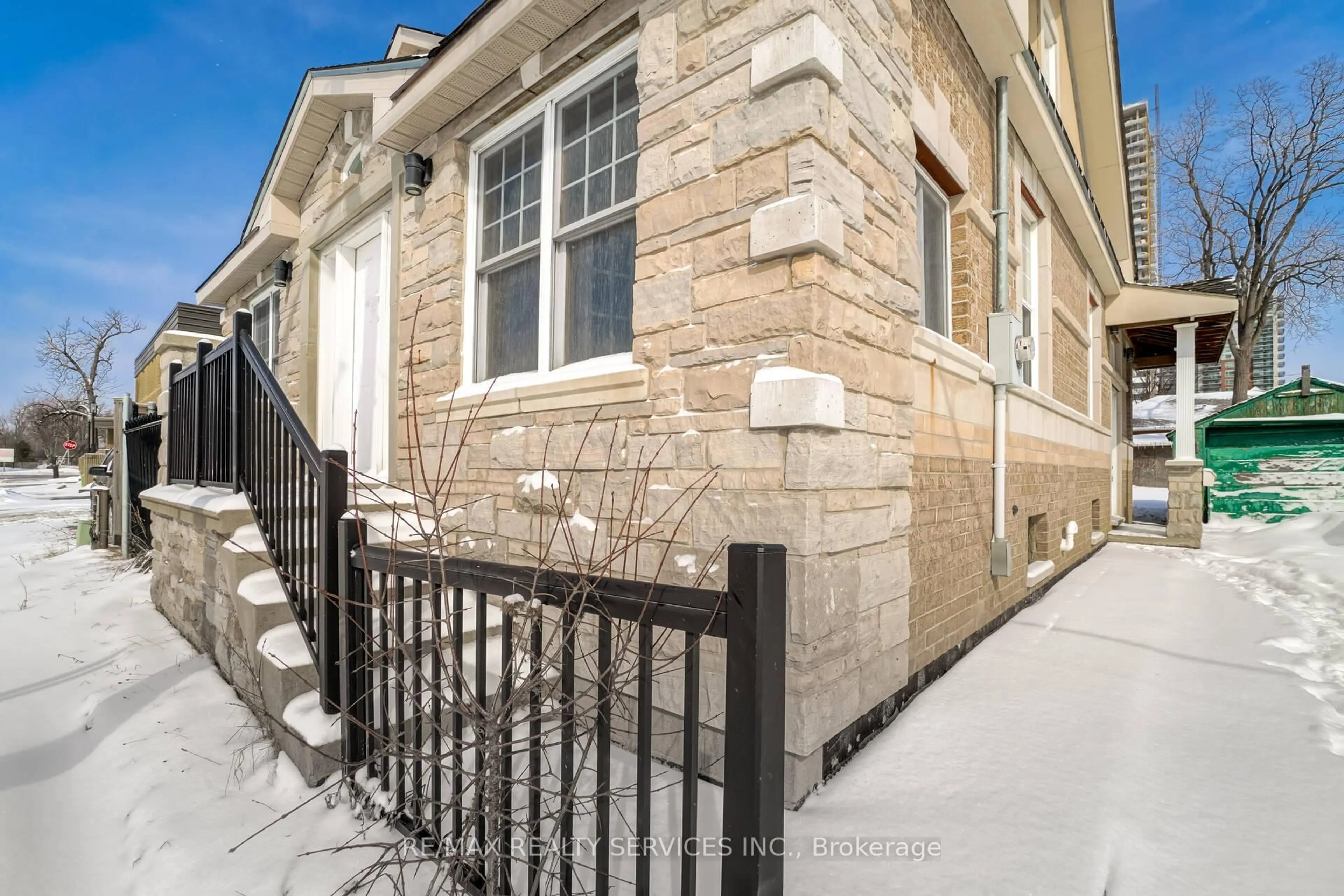 Unknown for 6 Trueman St, Brampton Ontario L6W 3A8