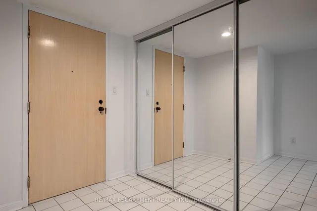 Additional property image - 50 Eglinton Ave Unit 1002