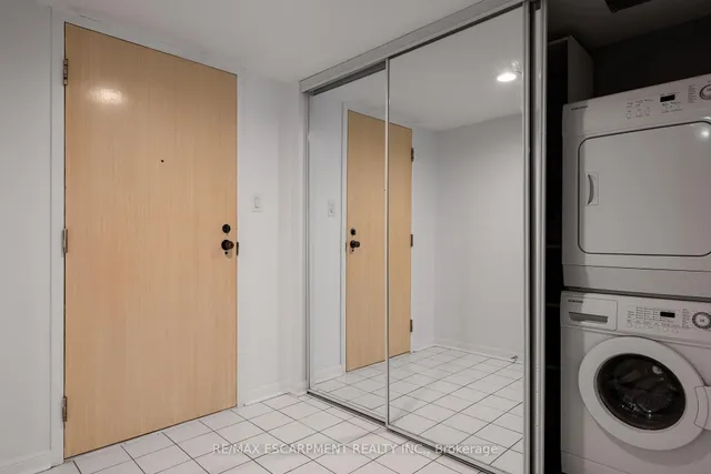 Additional property image - 50 Eglinton Ave Unit 1002