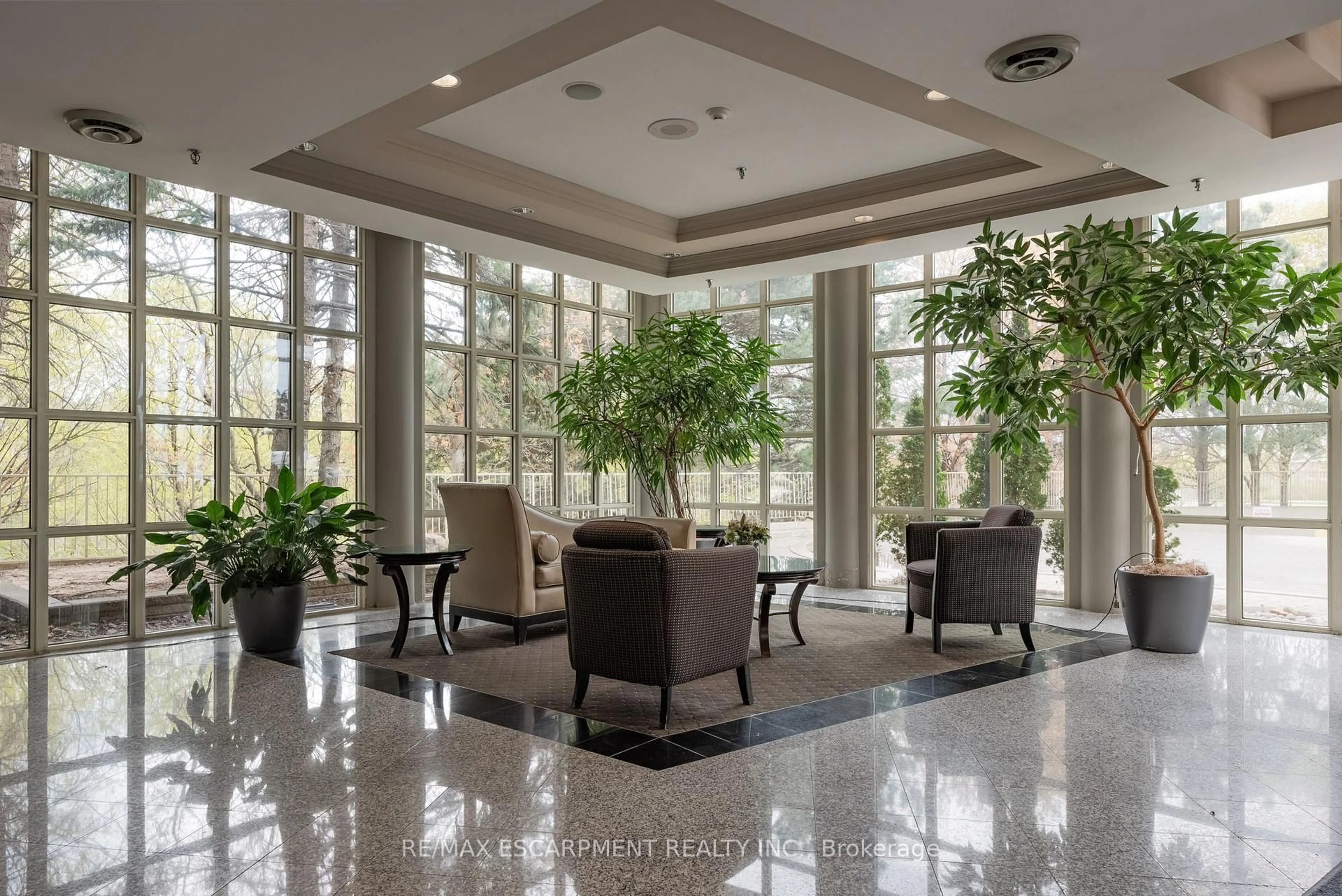 Lobby for 50 Eglinton Ave #1002, Mississauga Ontario L5R 3P5