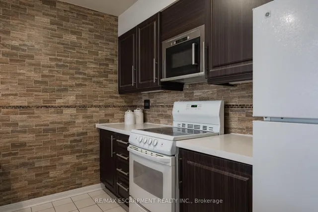 Additional property image - 50 Eglinton Ave Unit 1002