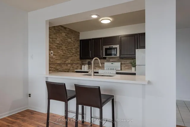 Additional property image - 50 Eglinton Ave Unit 1002