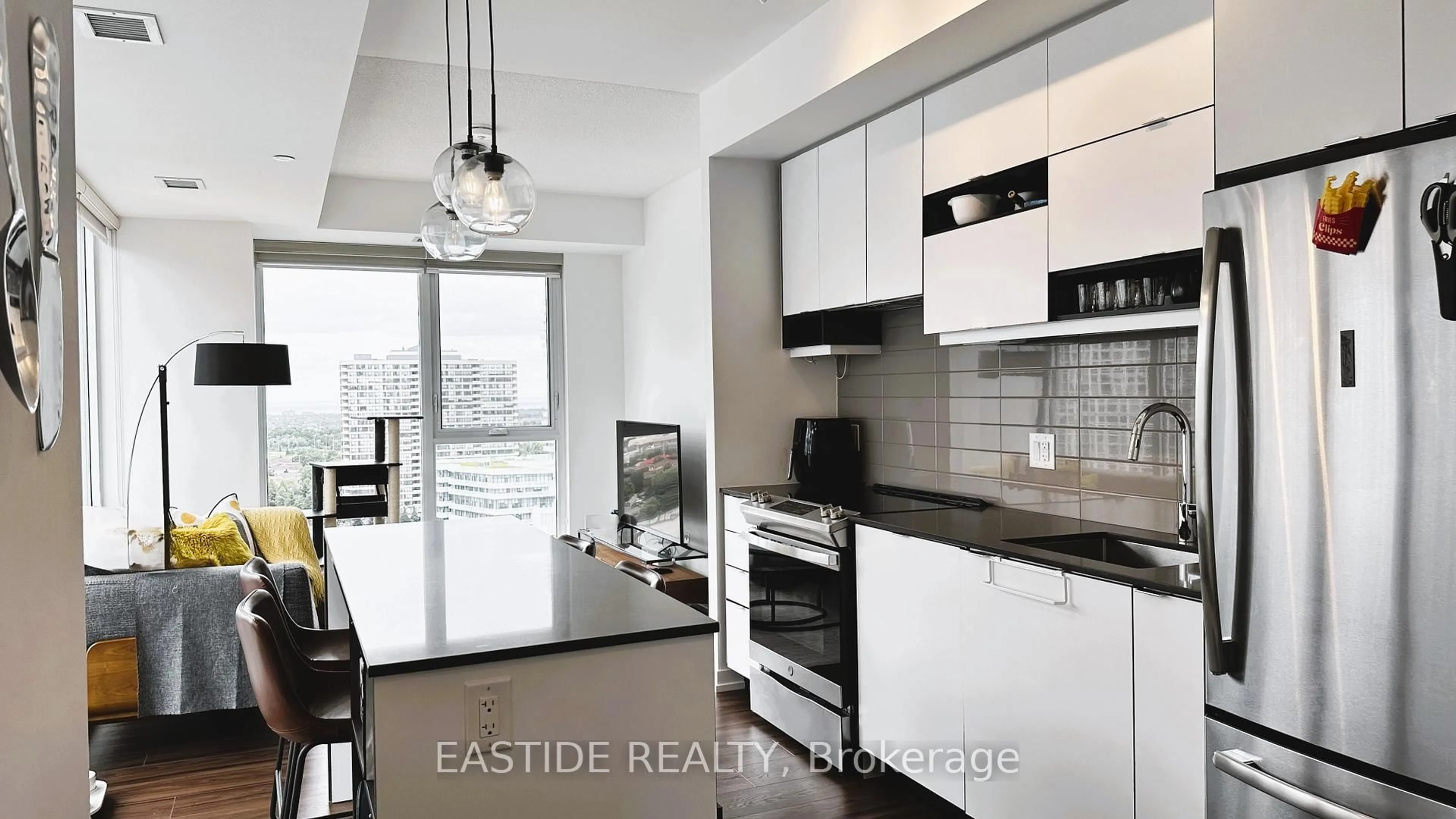 Standard kitchen, unknown for 4065 Confederation Pkwy #1508, Mississauga Ontario L5B 4N1