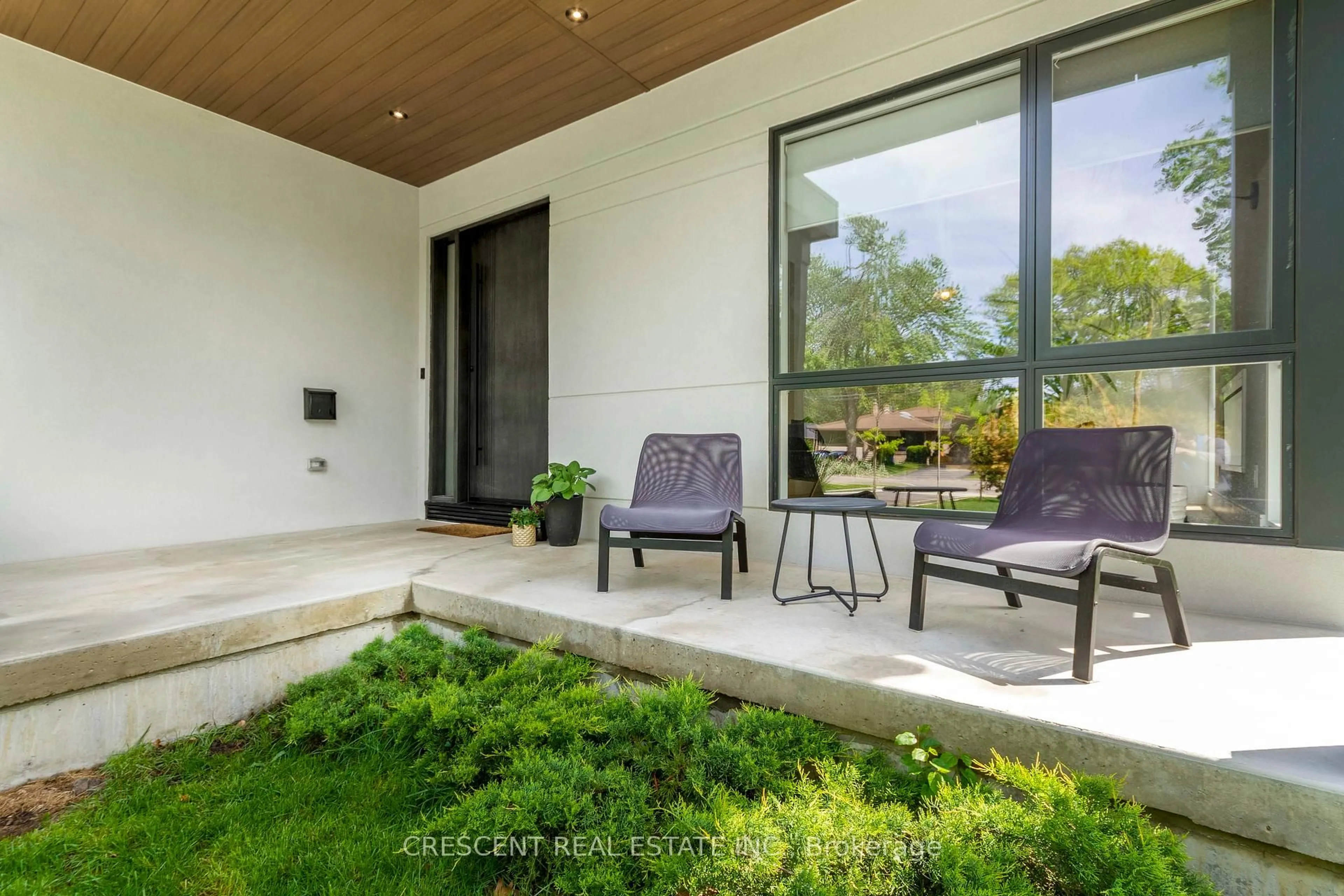 Patio, street for 151 Shaver Ave, Toronto Ontario M9B 4N9