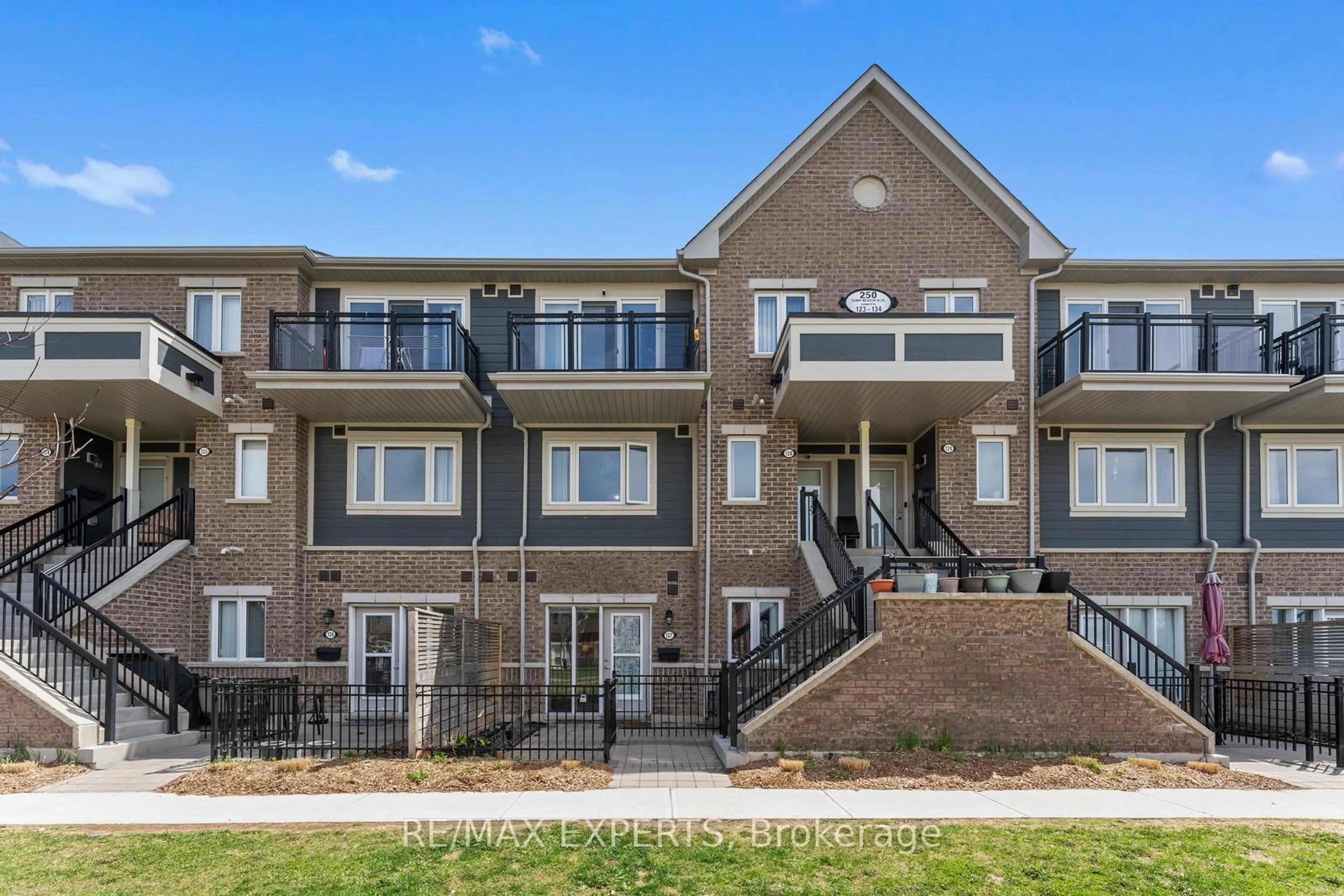 Unknown for 250 Sunny Meadow Blvd #127, Brampton Ontario L6R 3Y6