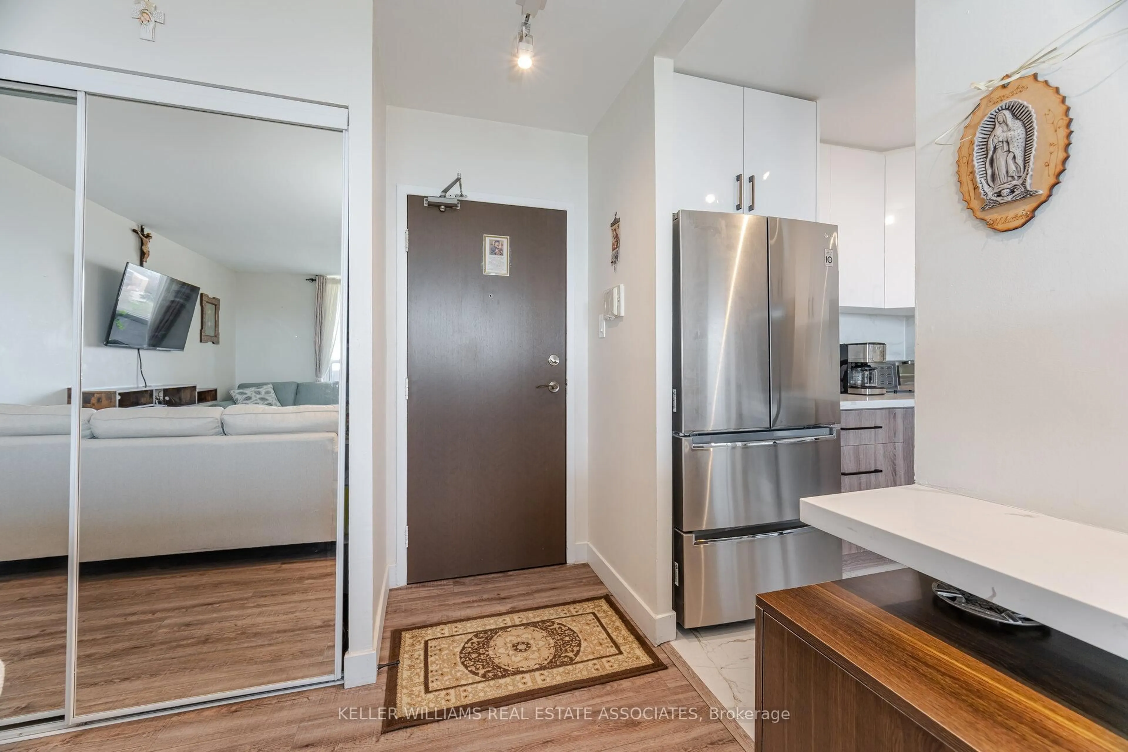 Unknown for 3390 Weston Rd #1104, Toronto Ontario M9M 2X3