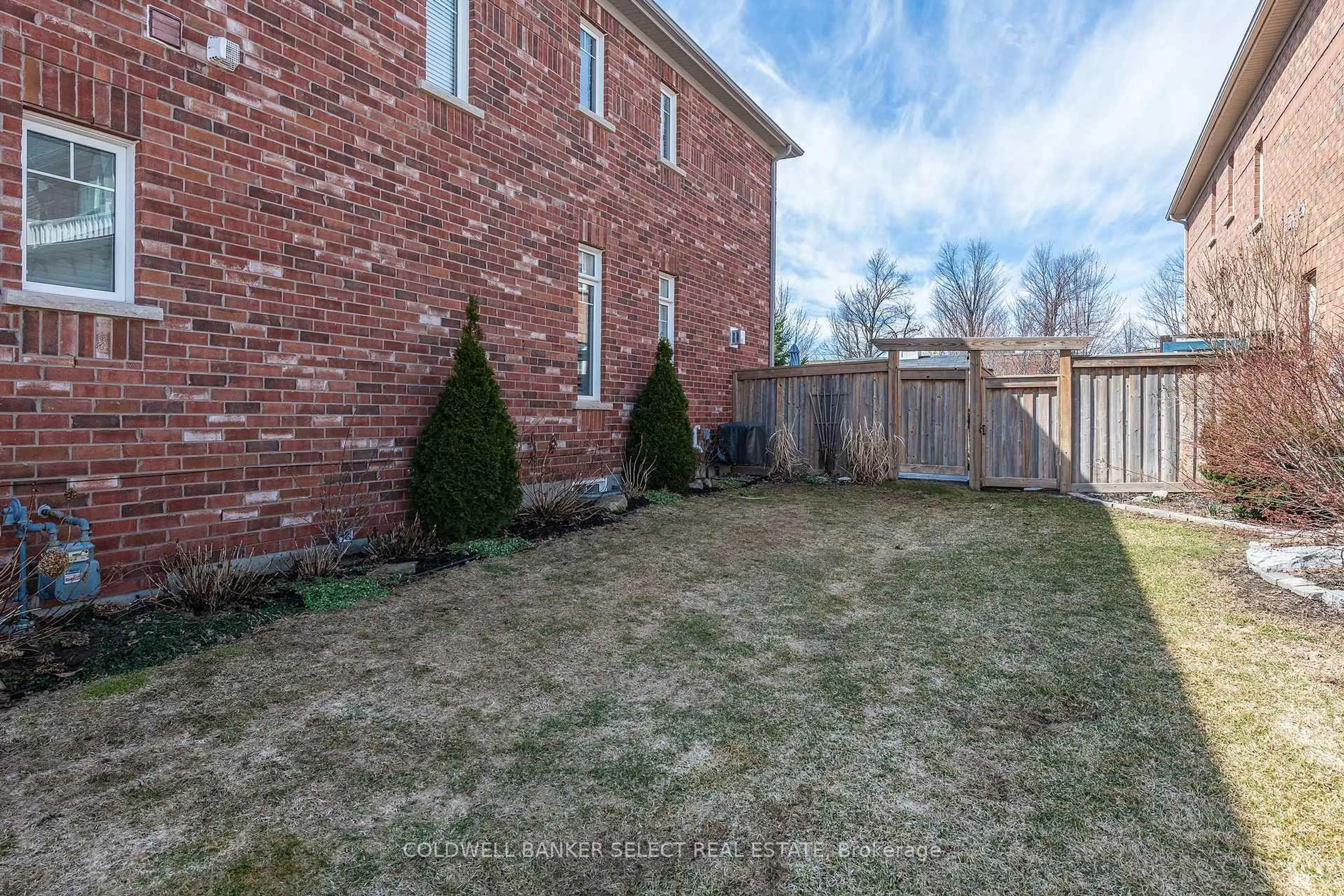 Unknown for 47 Mccardy Crt, Caledon Ontario L7C 3W9