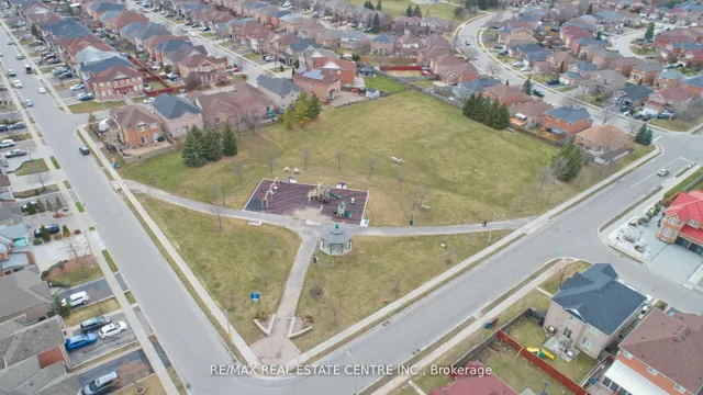 Additional image 44 of 32 Pappain Cres