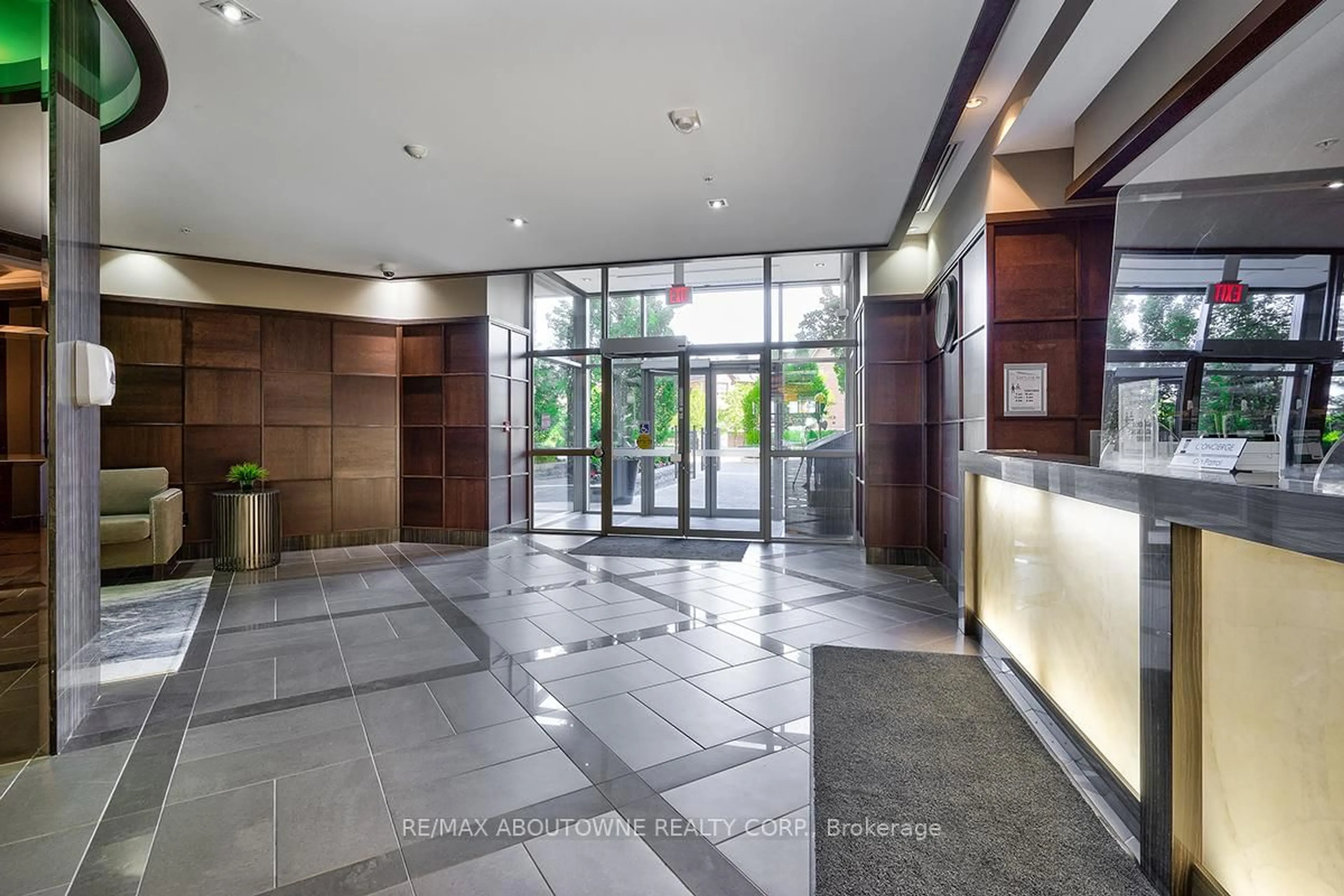 Lobby for 2480 PRINCE MICHAEL Dr #714, Oakville Ontario L6H 0H1