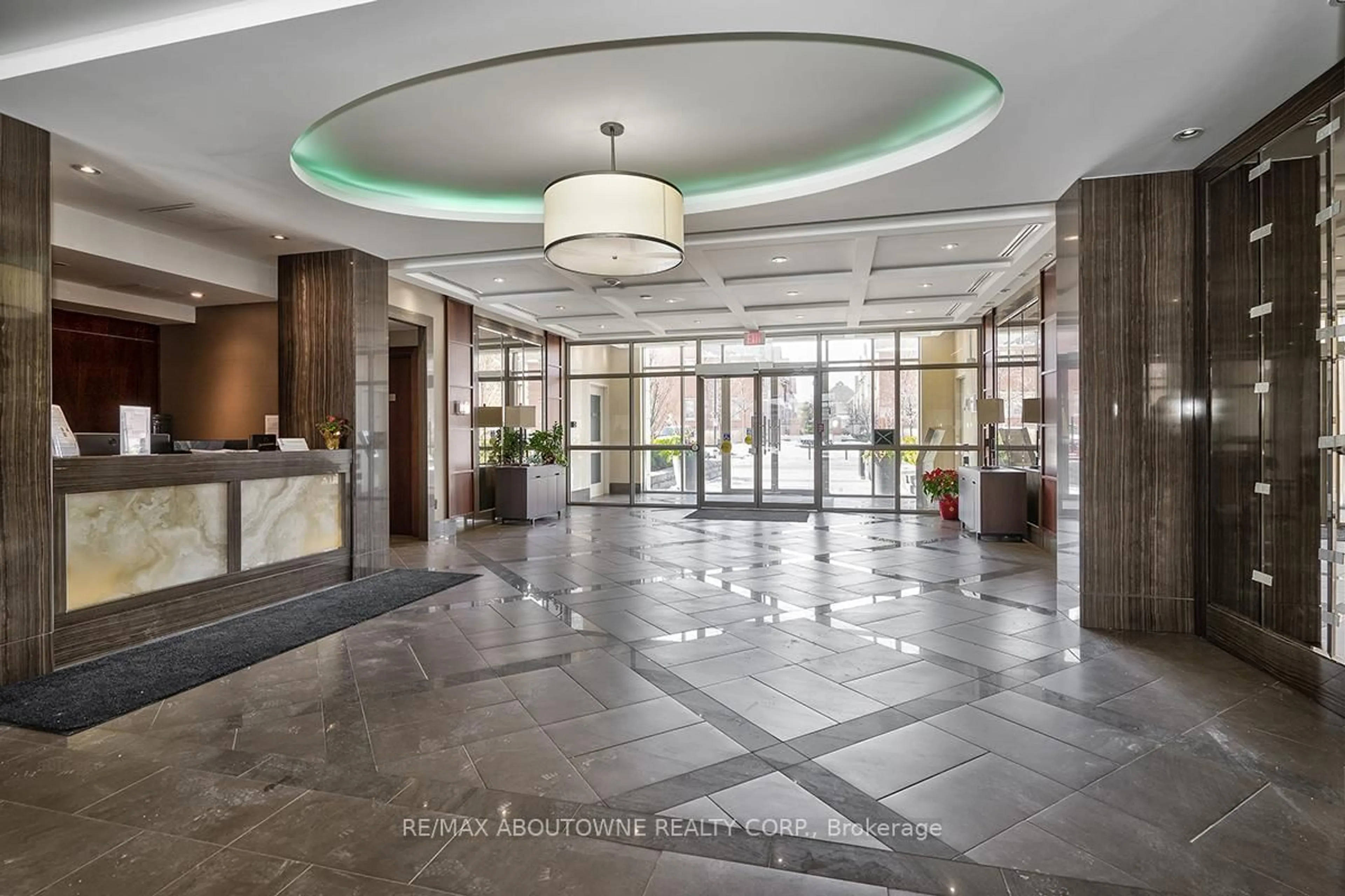 Lobby for 2480 PRINCE MICHAEL Dr #714, Oakville Ontario L6H 0H1