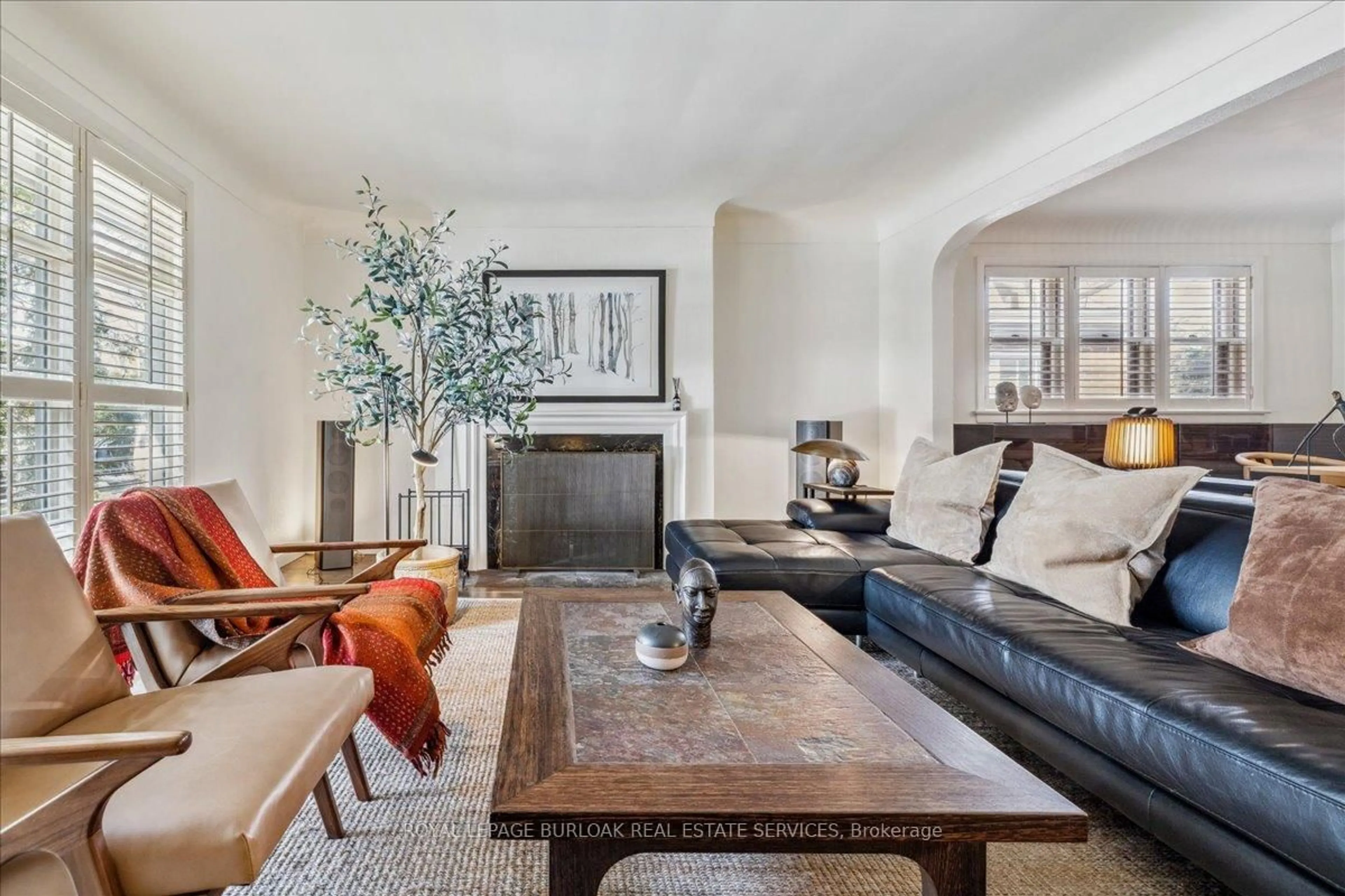 Living room with furniture, unknown for 607 Hurd Ave, Burlington Ontario L7S 1T4
