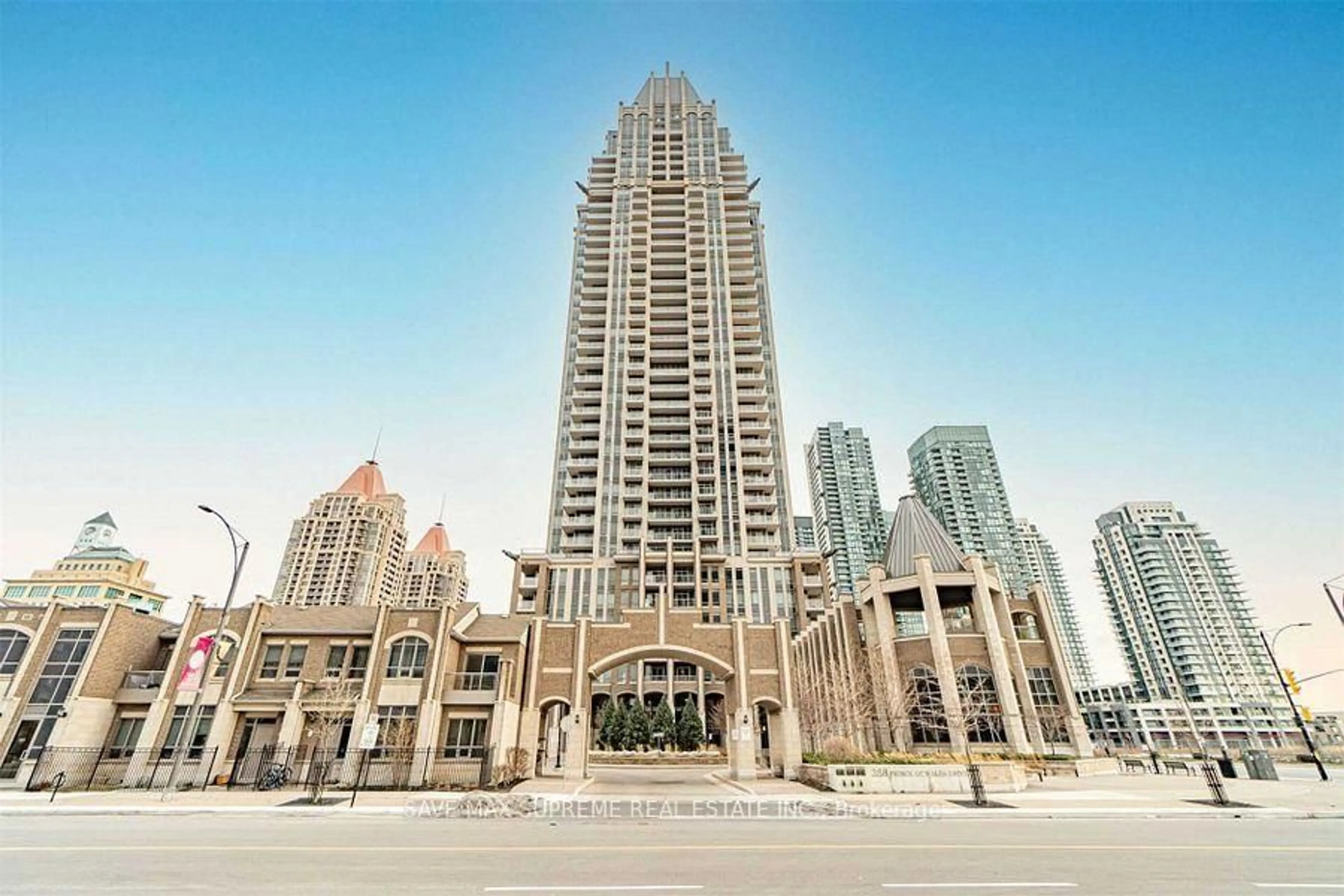 Indoor foyer for 388 Prince Of Wales Dr #2505, Mississauga Ontario L5B 0A1