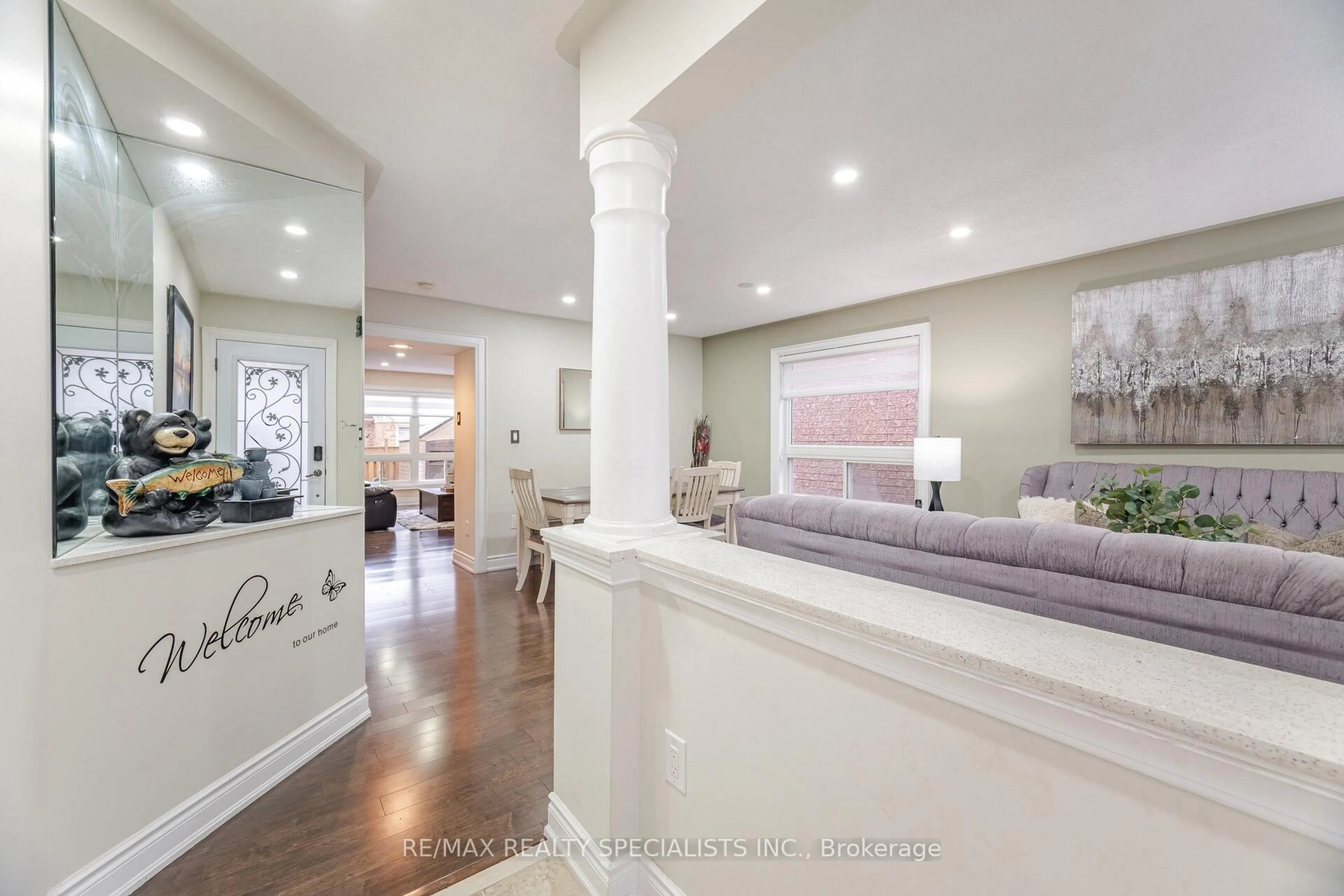 Indoor entryway for 11 Redcastle St, Brampton Ontario L7A 1P1