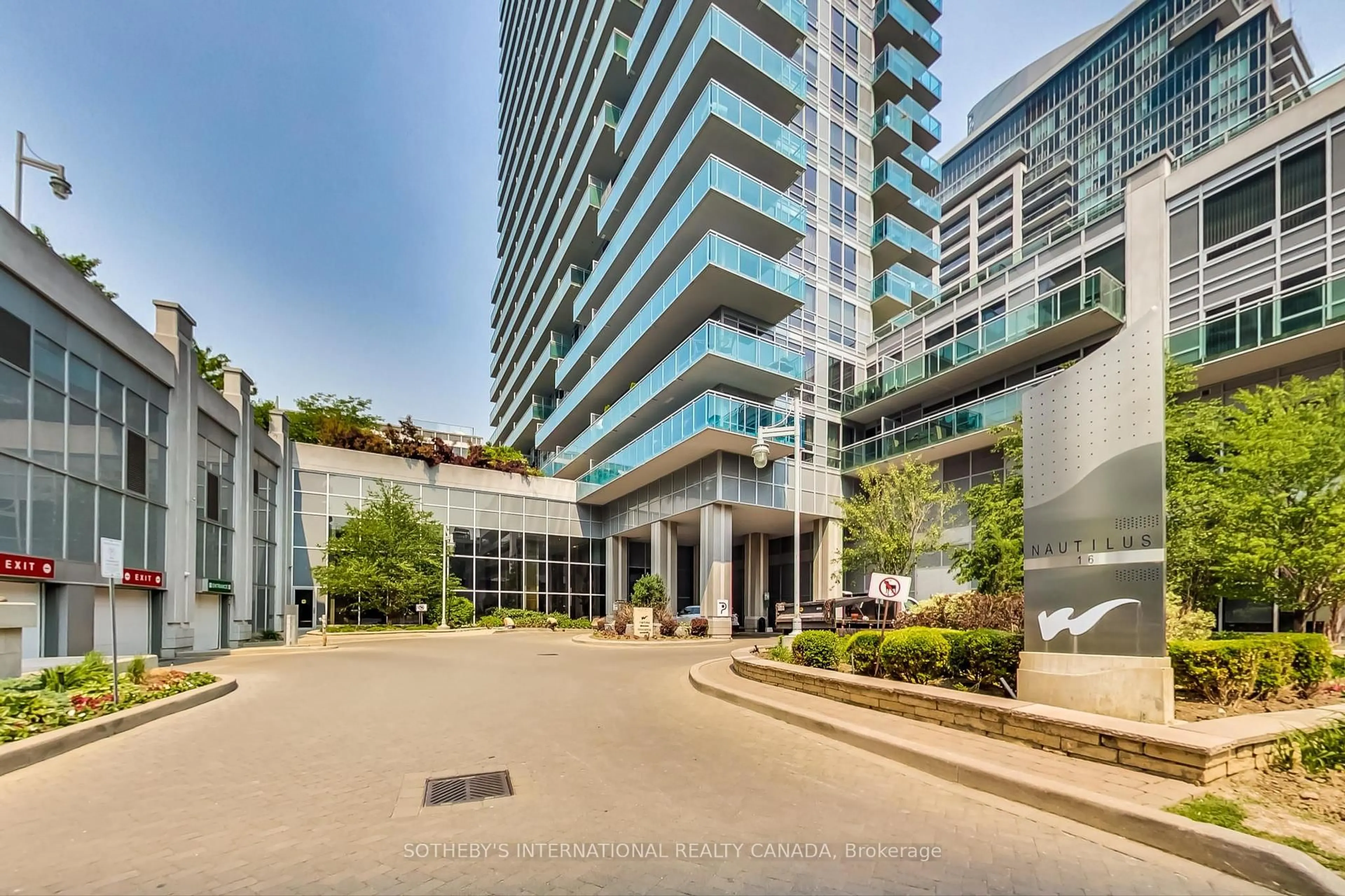 Indoor foyer for 16 Brookers Lane #407, Toronto Ontario M8V 0A5