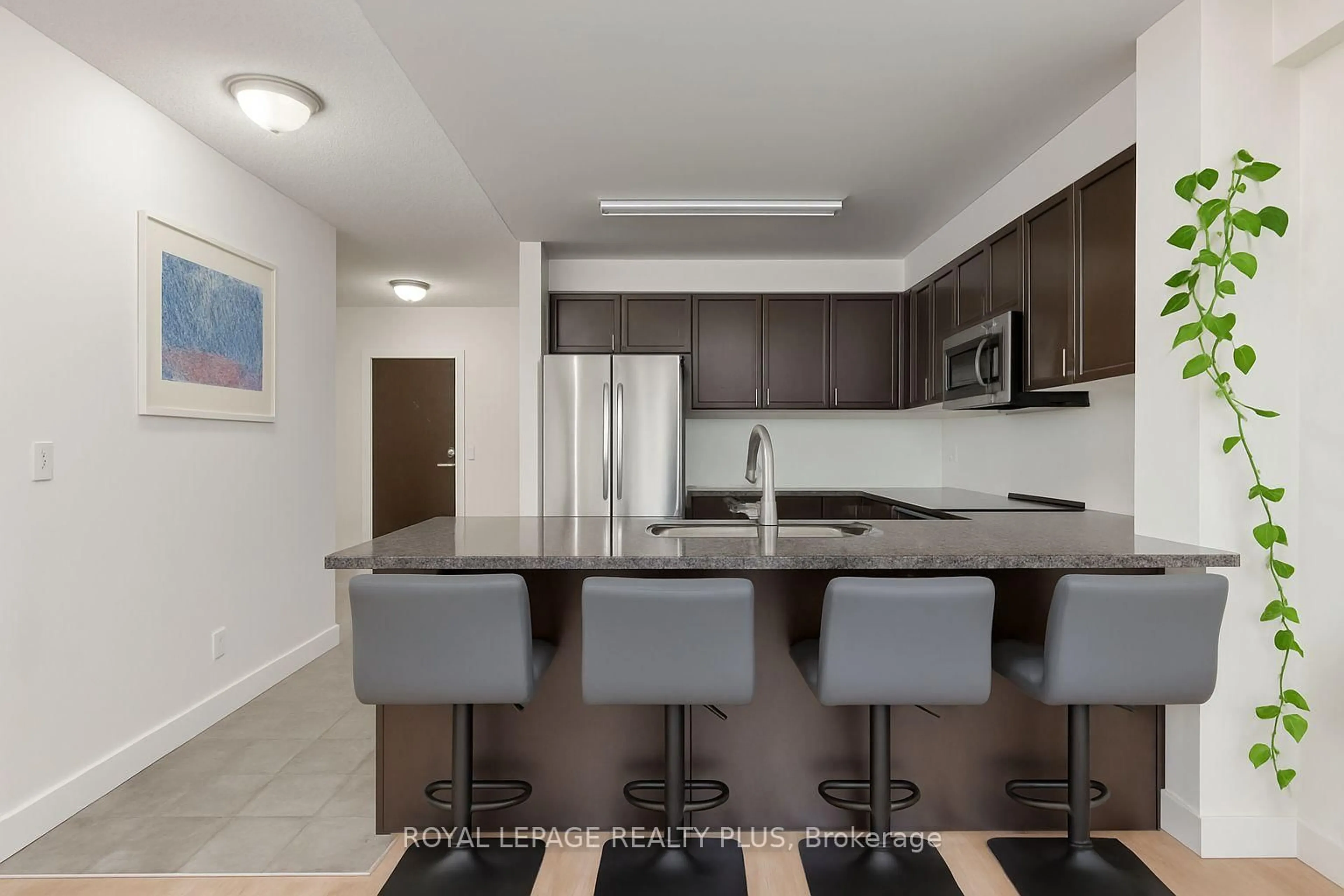 Open concept kitchen, unknown for 3 Michael Power Pl #804, Toronto Ontario M9A 0A2