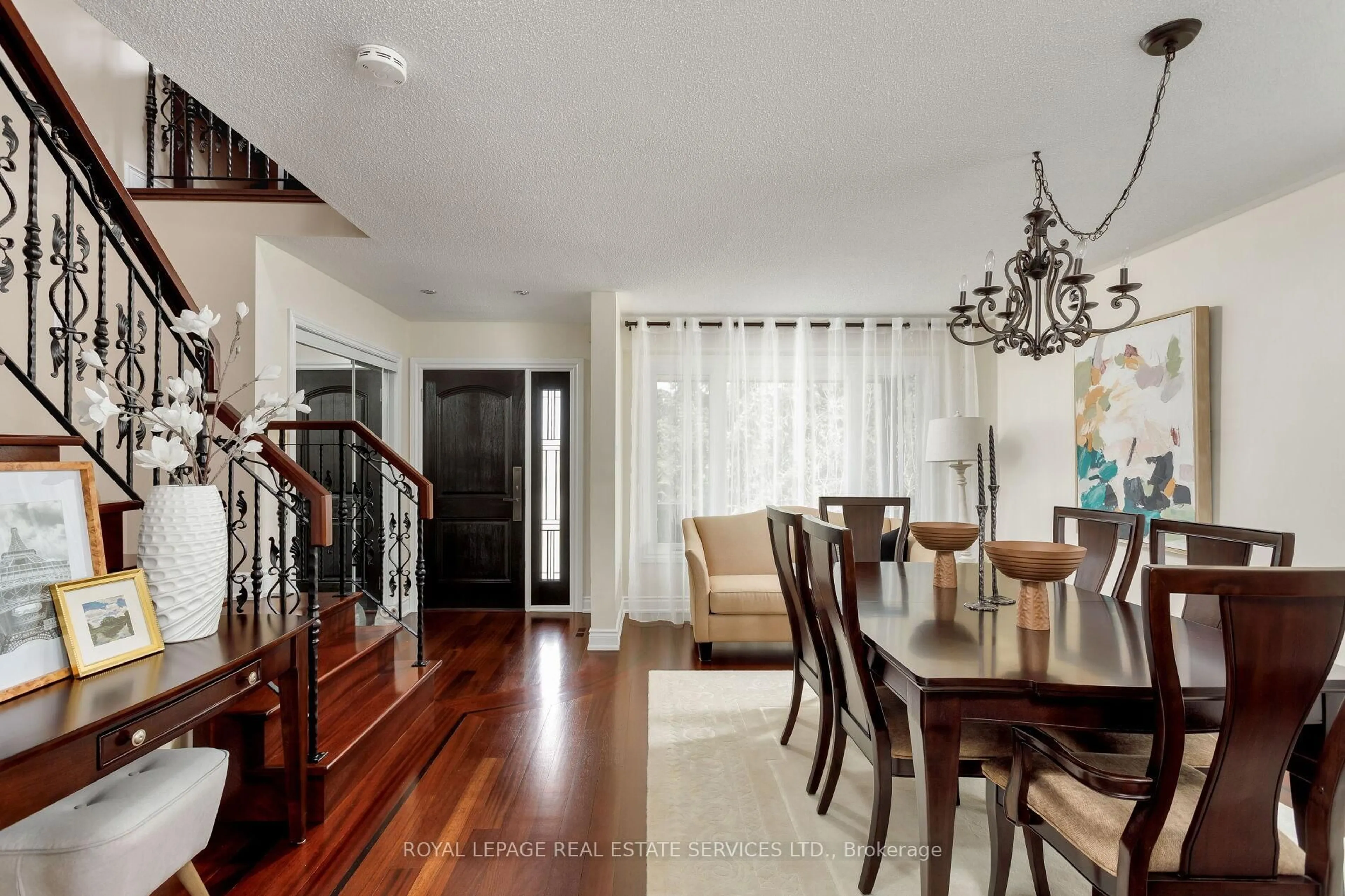 Dining room, wood/laminate floor for 2328 Proudfoot Tr, Oakville Ontario L6M 3Y2