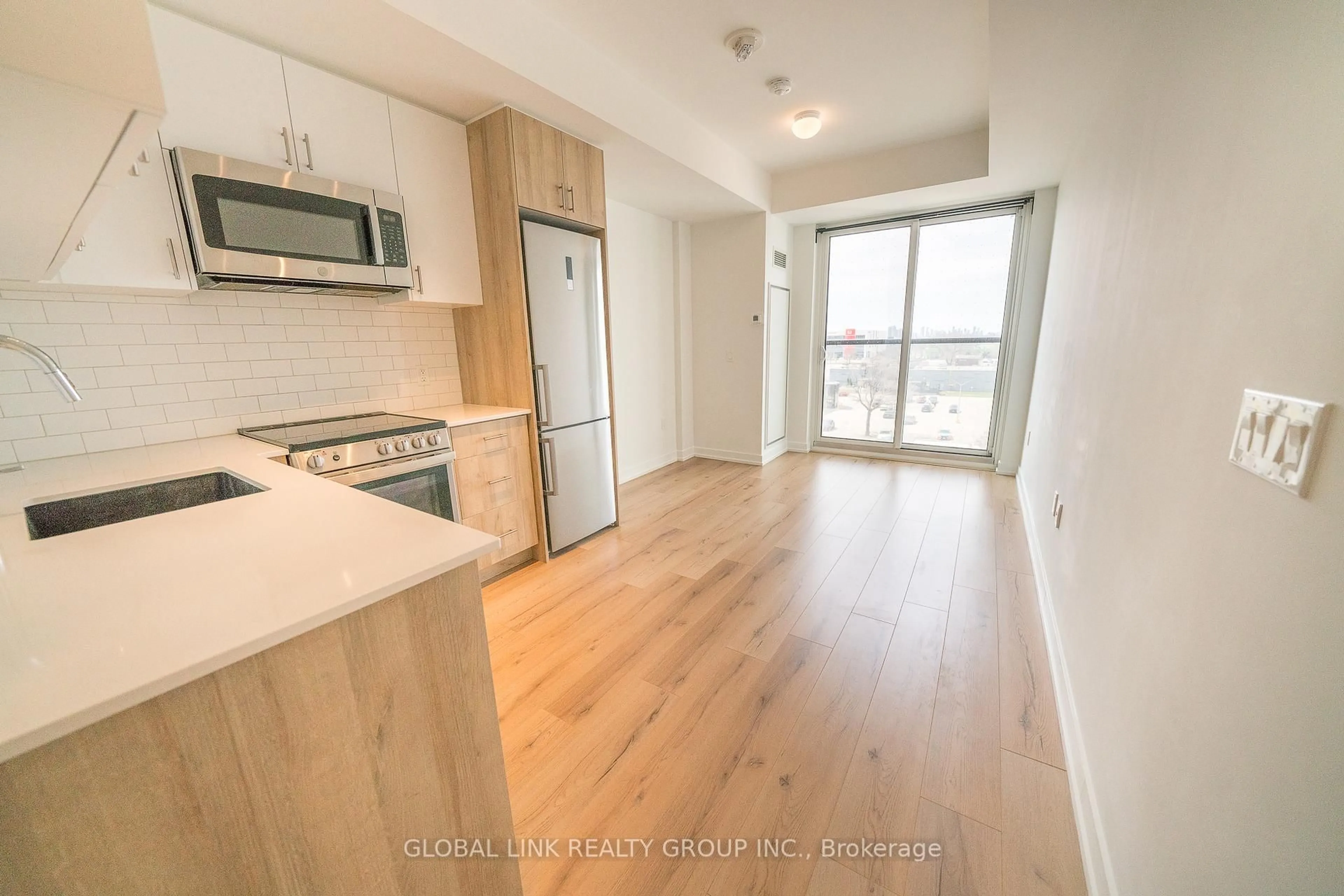 Standard kitchen, wood/laminate floor for 1195 The Queensway Way #501, Toronto Ontario M8Z 0H1