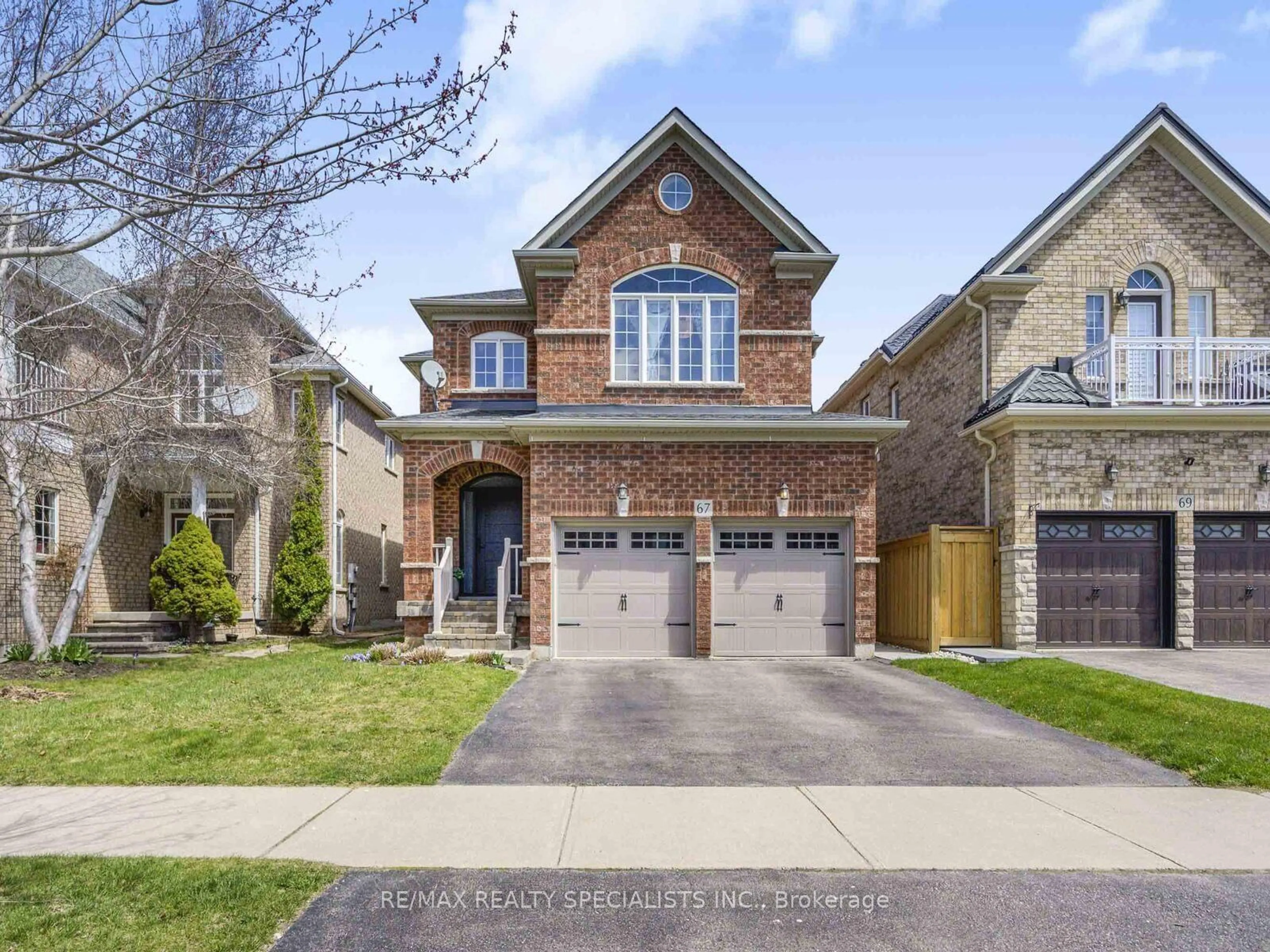 Home with brick exterior material, street for 67 Robinson Rd, Halton Hills Ontario M6J 2J2
