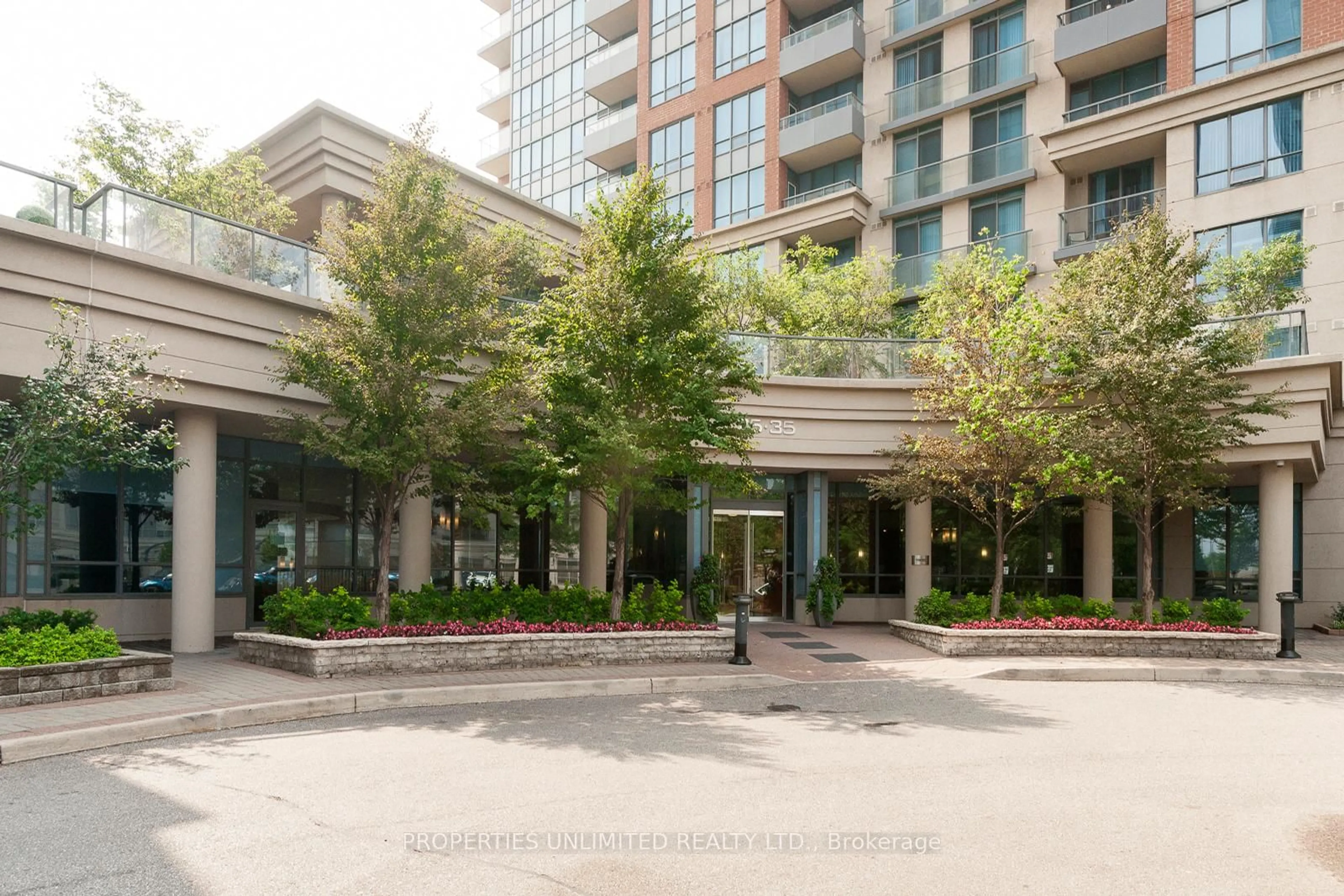 Indoor foyer for 35 Viking Lane #2337, Toronto Ontario M9B 0A2
