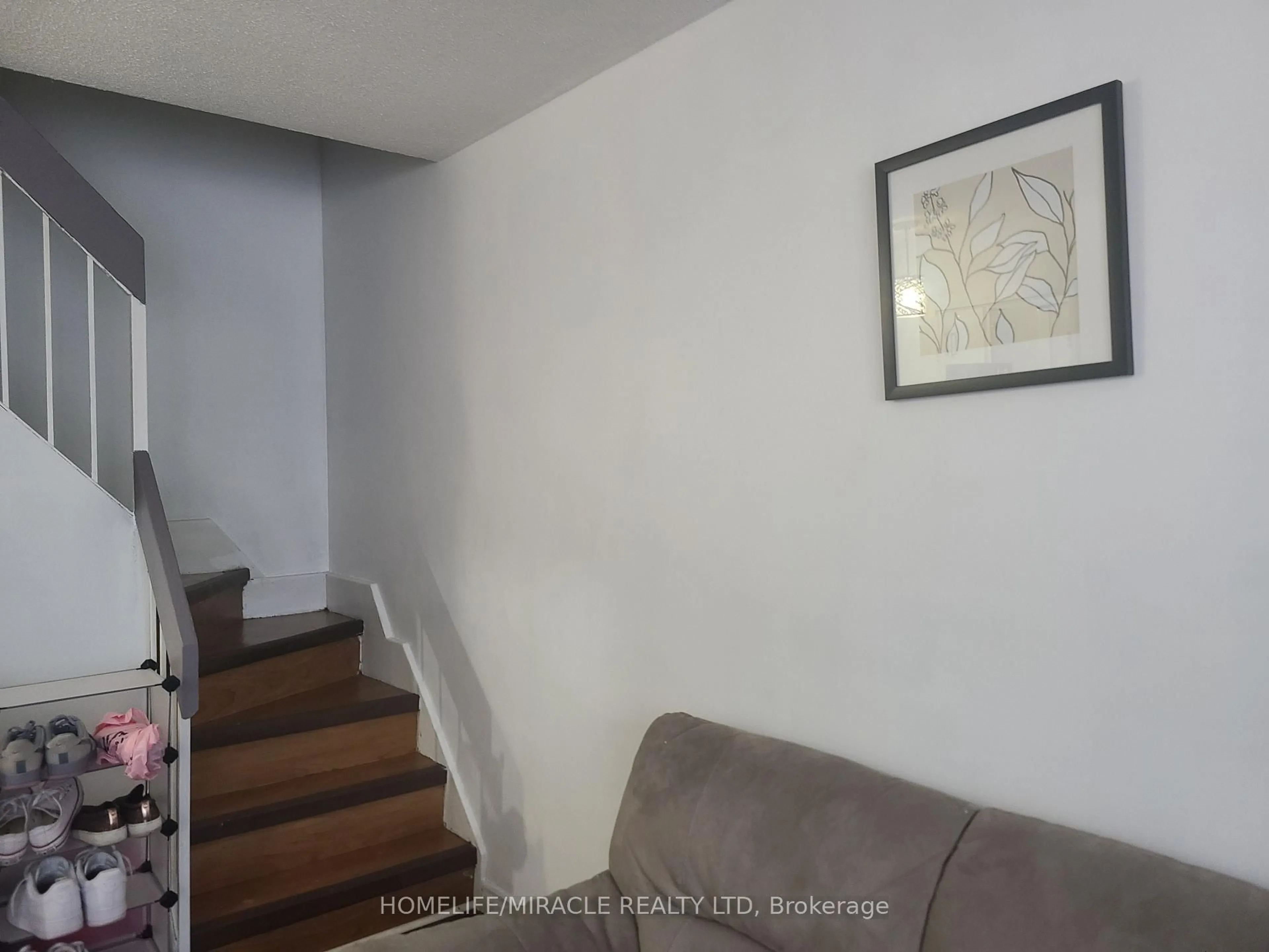 A pic of a room for 10 Eddystone Ave #220, Toronto Ontario M3N 2T2