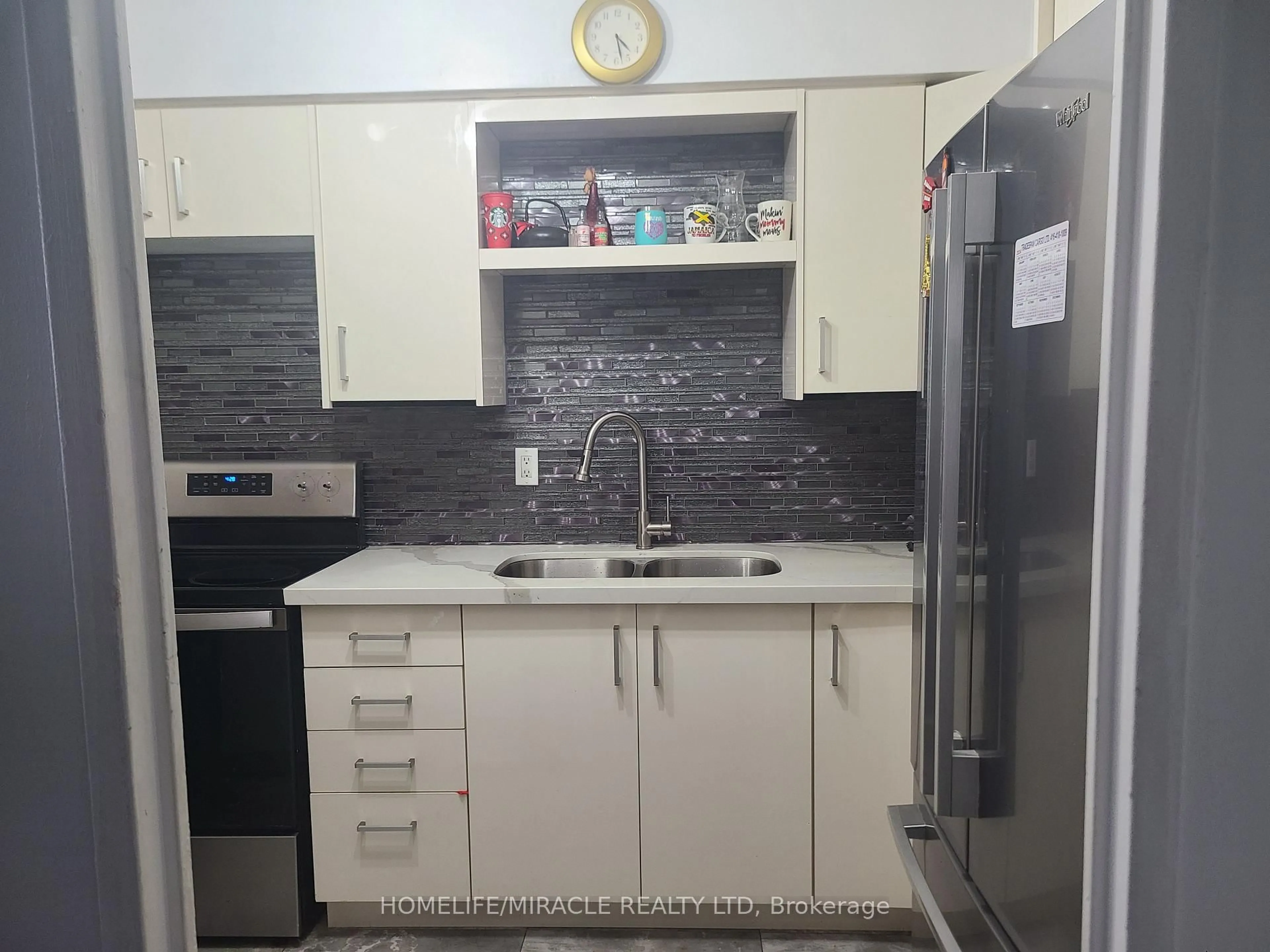 Standard kitchen, unknown for 10 Eddystone Ave #220, Toronto Ontario M3N 2T2