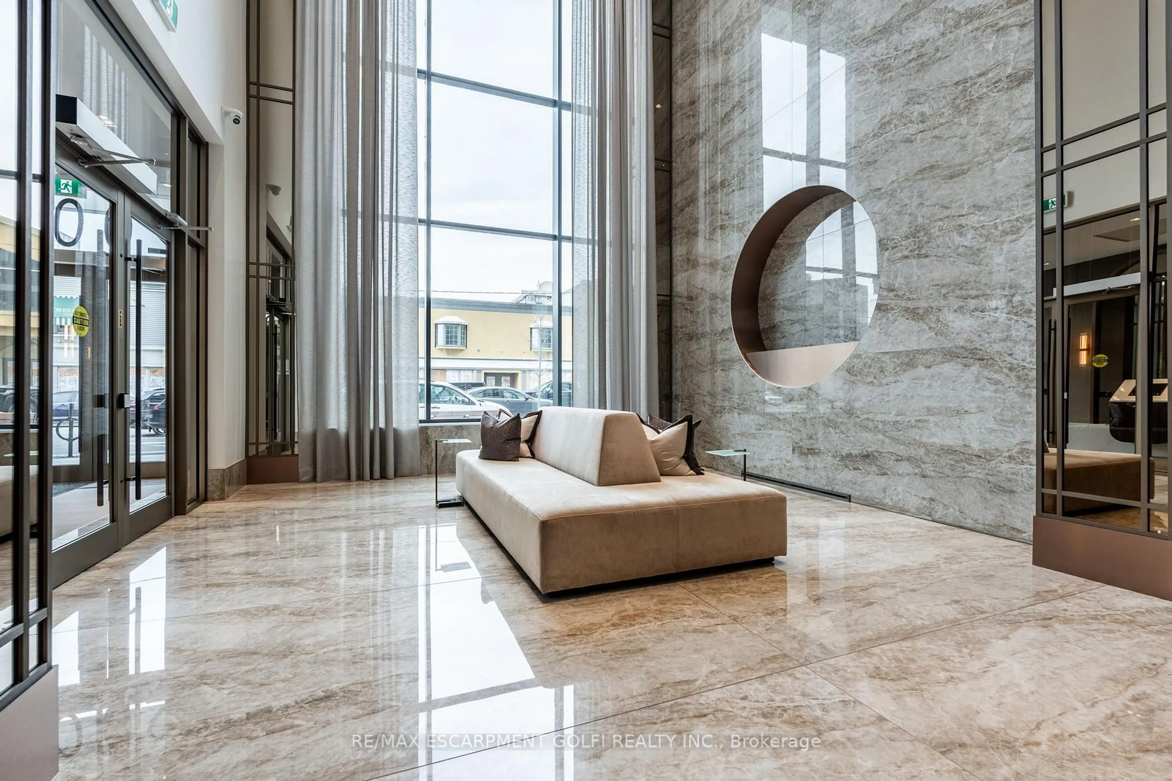 Lobby for 2007 James St #1504, Burlington Ontario L7R 0G7