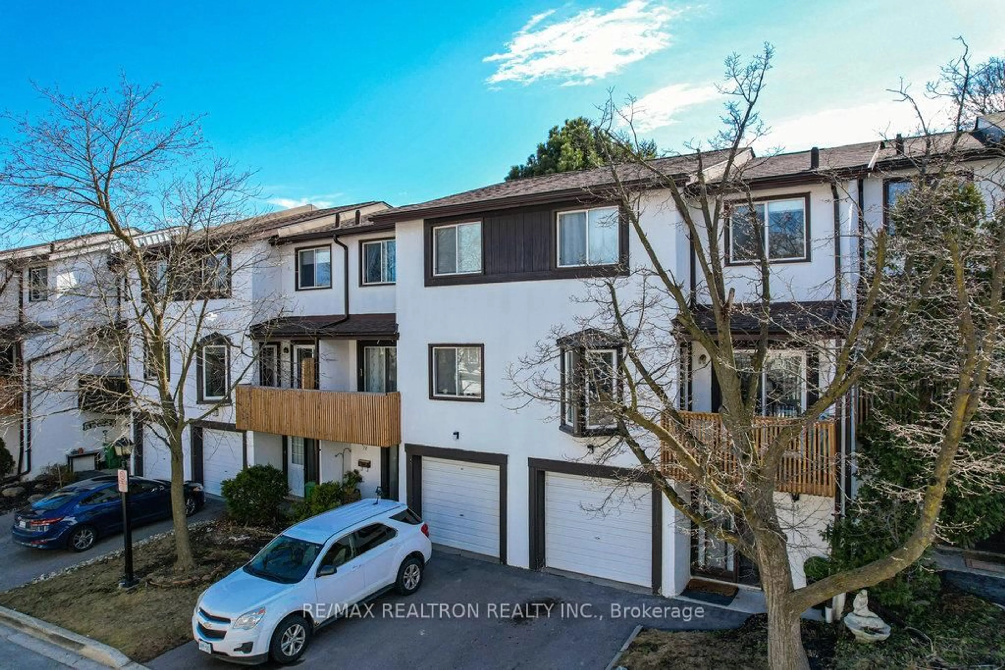 A pic from outside/outdoor area/front of a property/back of a property/a pic from drone, street for 2651 Aquitane Ave #73, Mississauga Ontario L5N 1V5