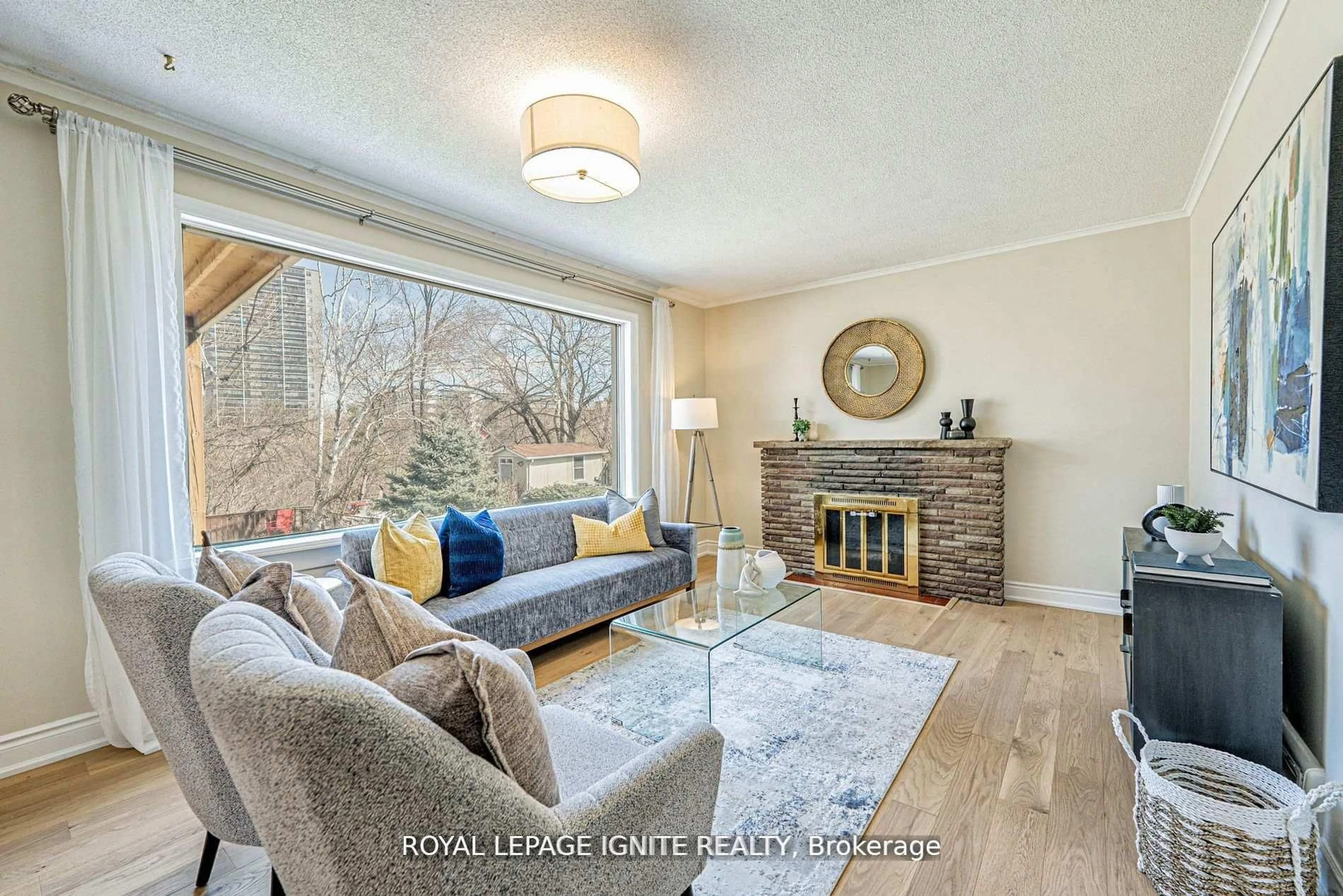 Living room with furniture, unknown for 53 Riverview Hts, Toronto Ontario M9P 2N3