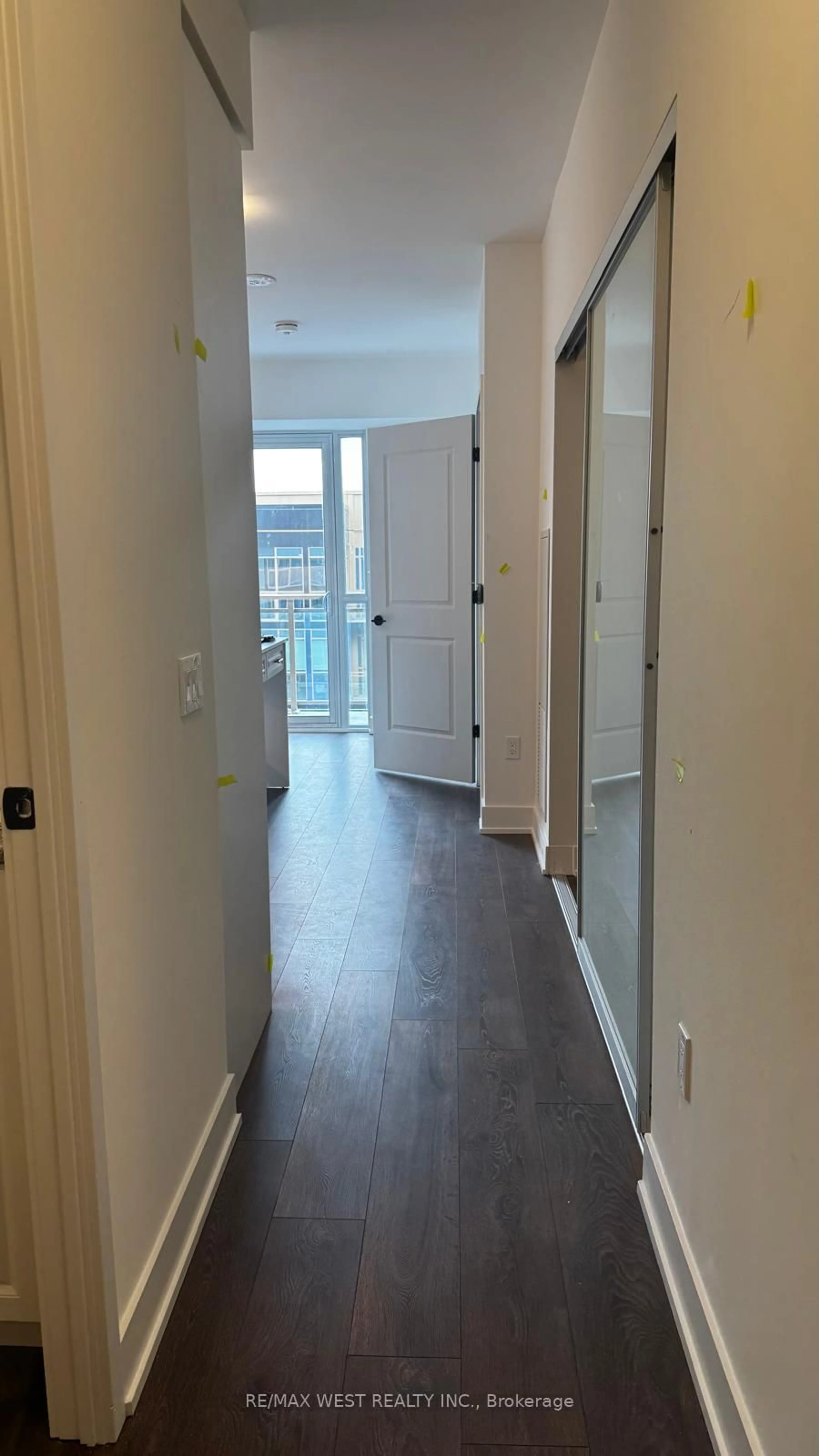 Indoor entryway for 2333 Khalsa Gate #814, Oakville Ontario L6M 0X7