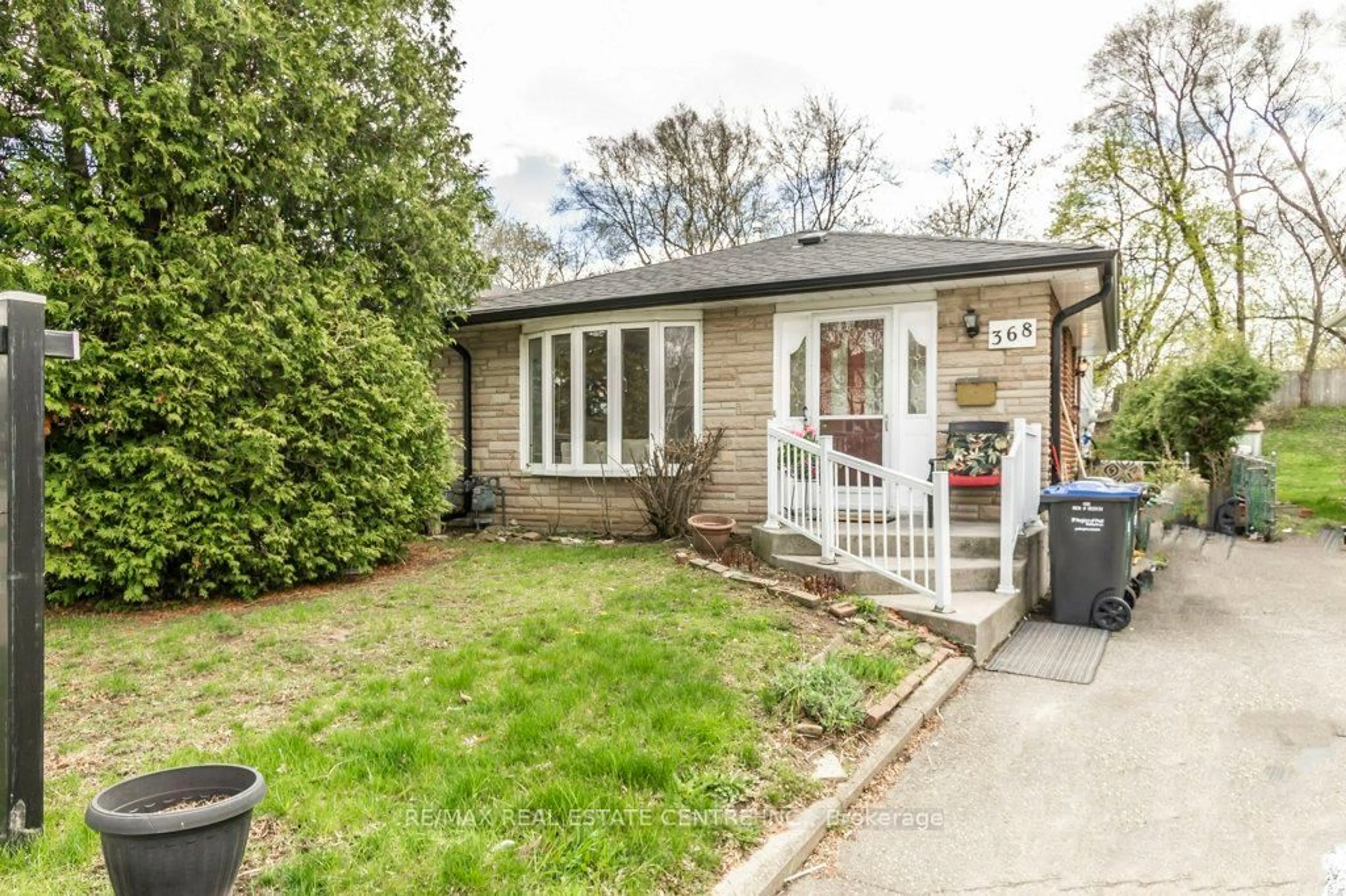 Unknown for 368 Lara Woods N/A, Mississauga Ontario L5A 3A9