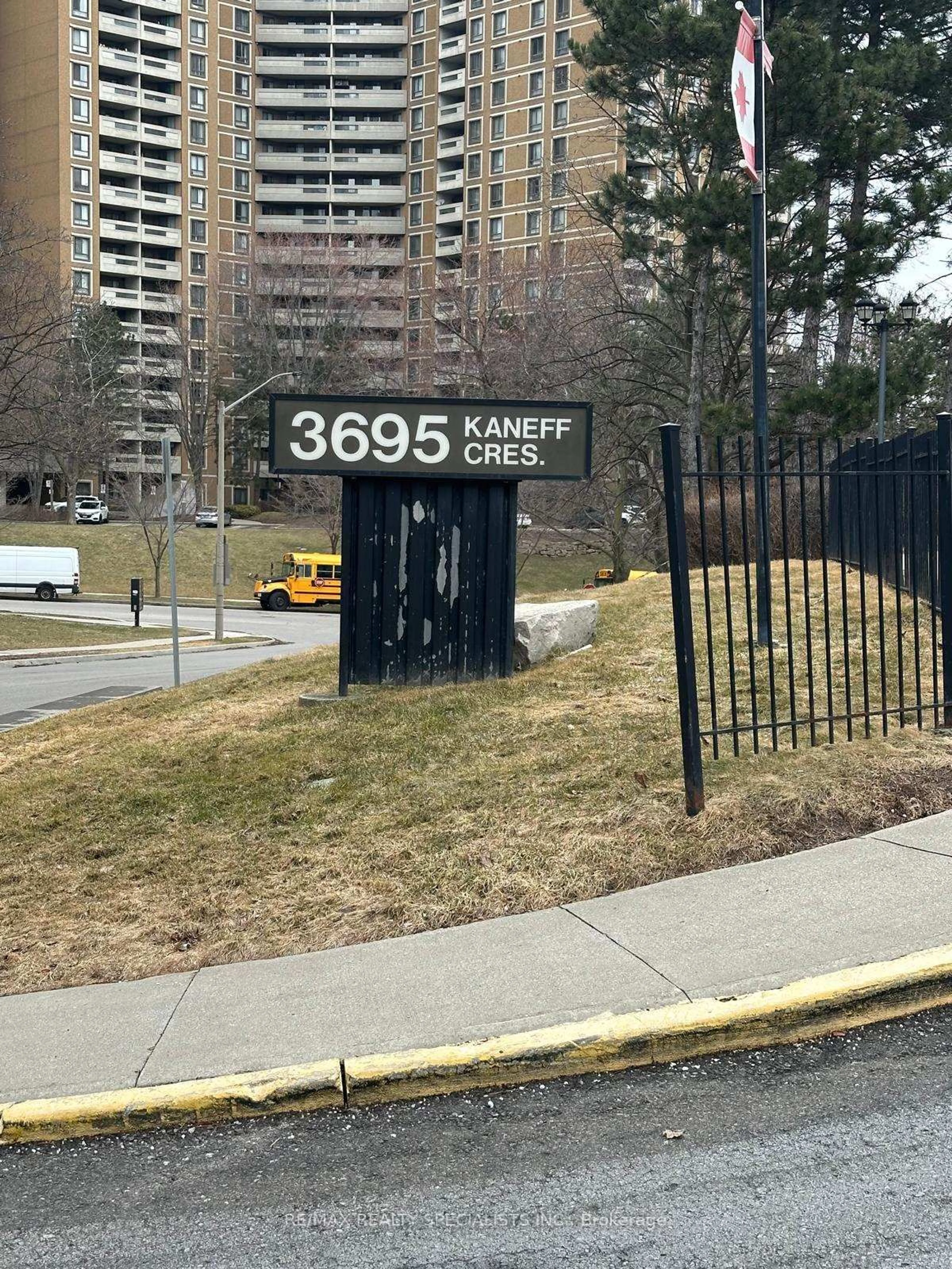 Unknown for 3695 Kaneff Cres #1602, Mississauga Ontario L5A 4B6