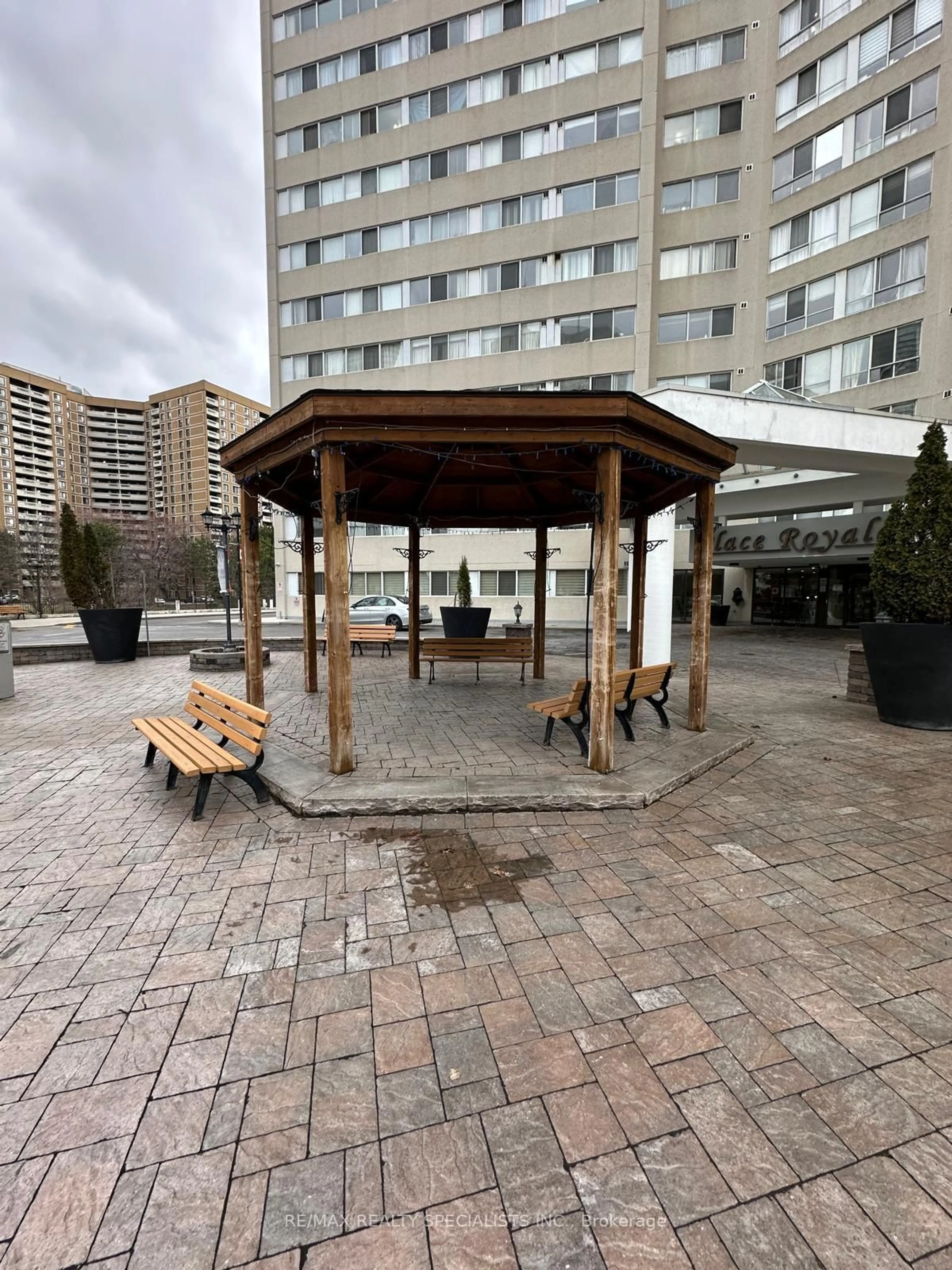 Patio, unknown for 3695 Kaneff Cres #1602, Mississauga Ontario L5A 4B6