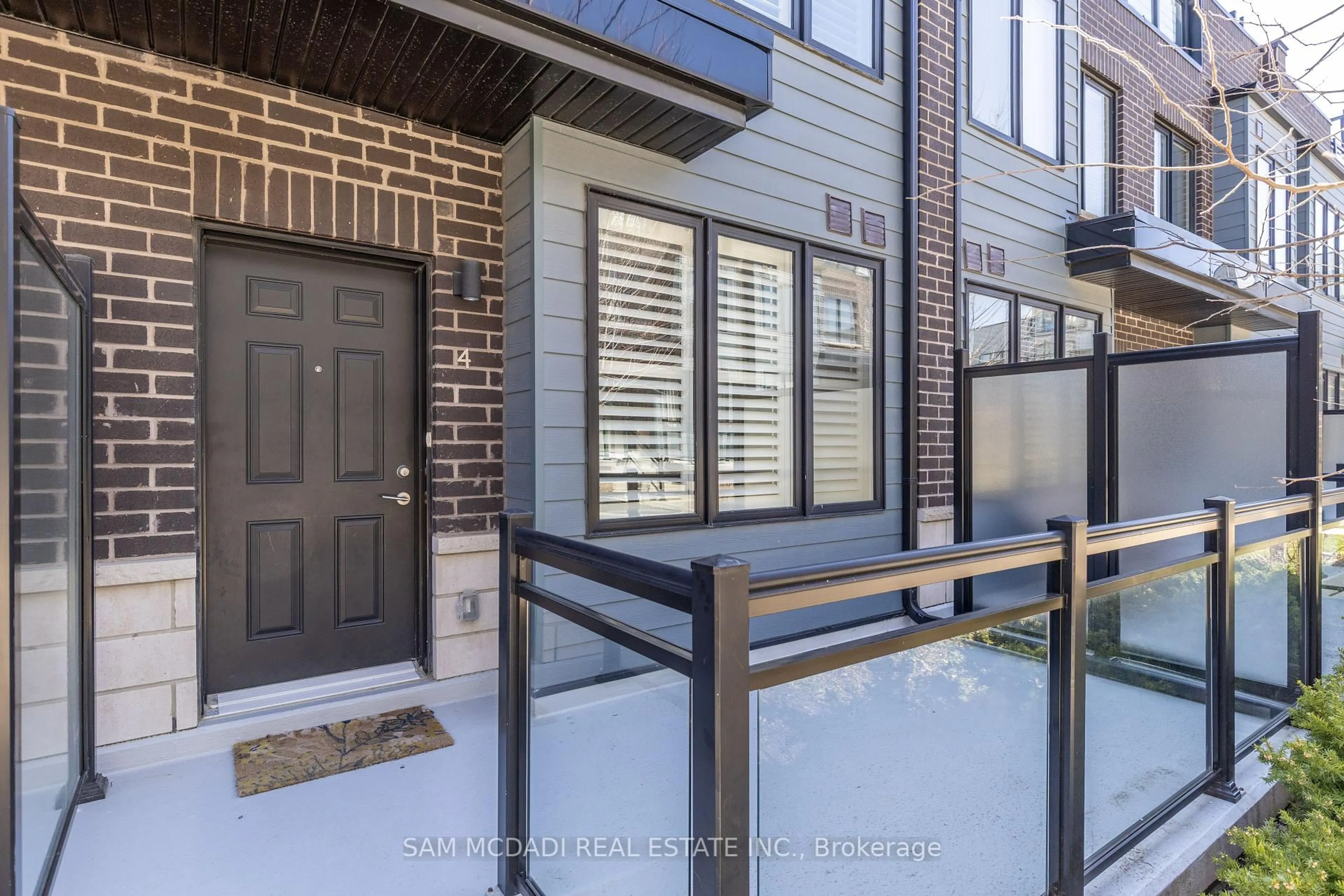 Home with brick exterior material, street for 2255 Mcnab Lane #4, Mississauga Ontario L5J 0B3