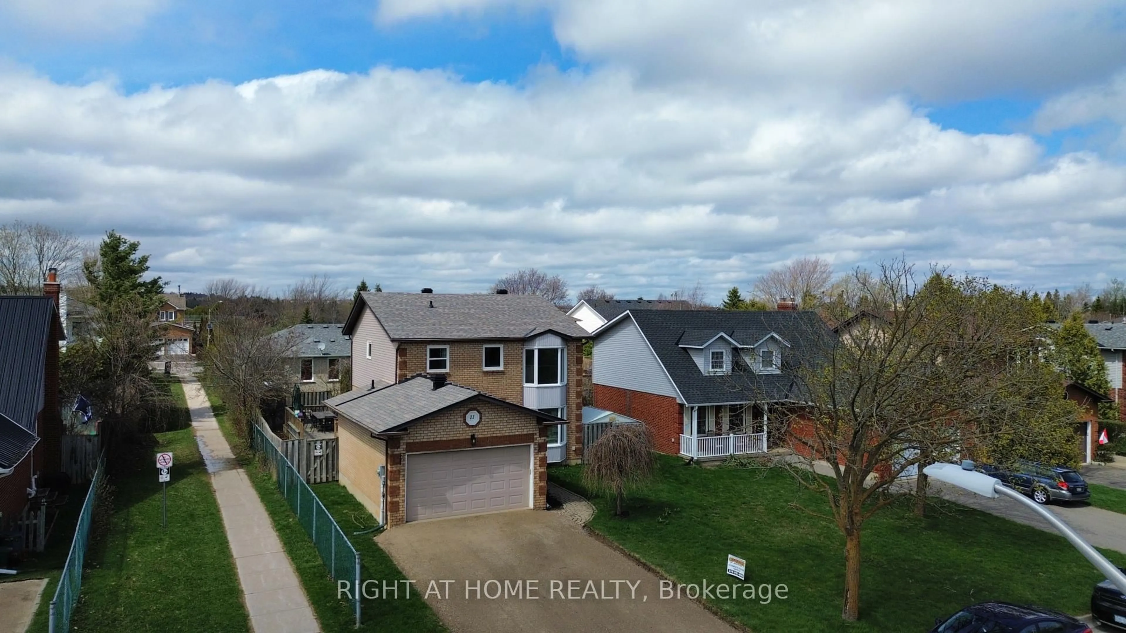 A pic from outside/outdoor area/front of a property/back of a property/a pic from drone, unknown for 11 Passmore Ave, Orangeville Ontario L9W 4E1