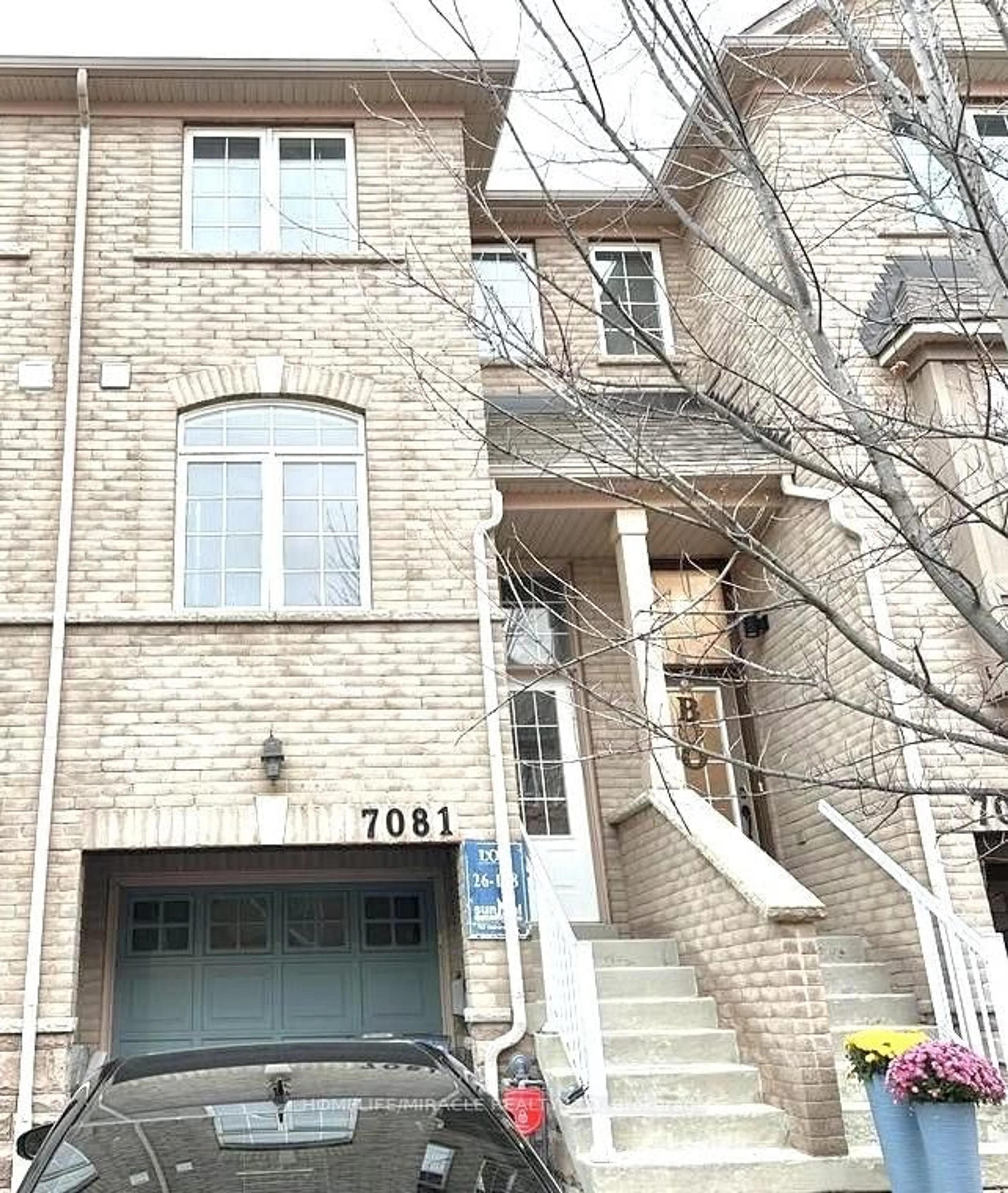 Home with brick exterior material, street for 7081 Fairmeadow Cres, Mississauga Ontario L5N 8R6
