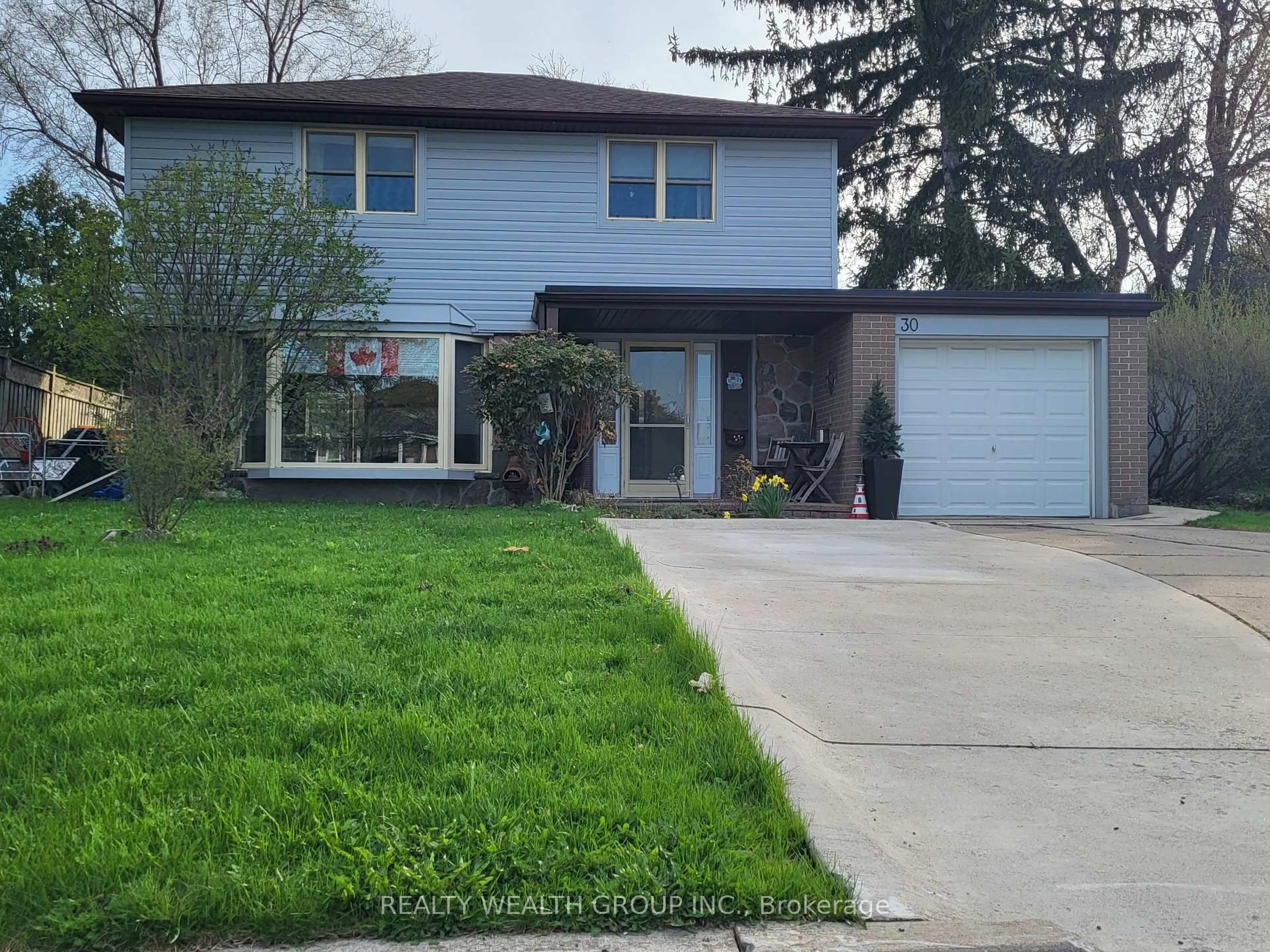 Home with vinyl exterior material, street for 30 Allendale Rd, Brampton Ontario L6W 2Y8