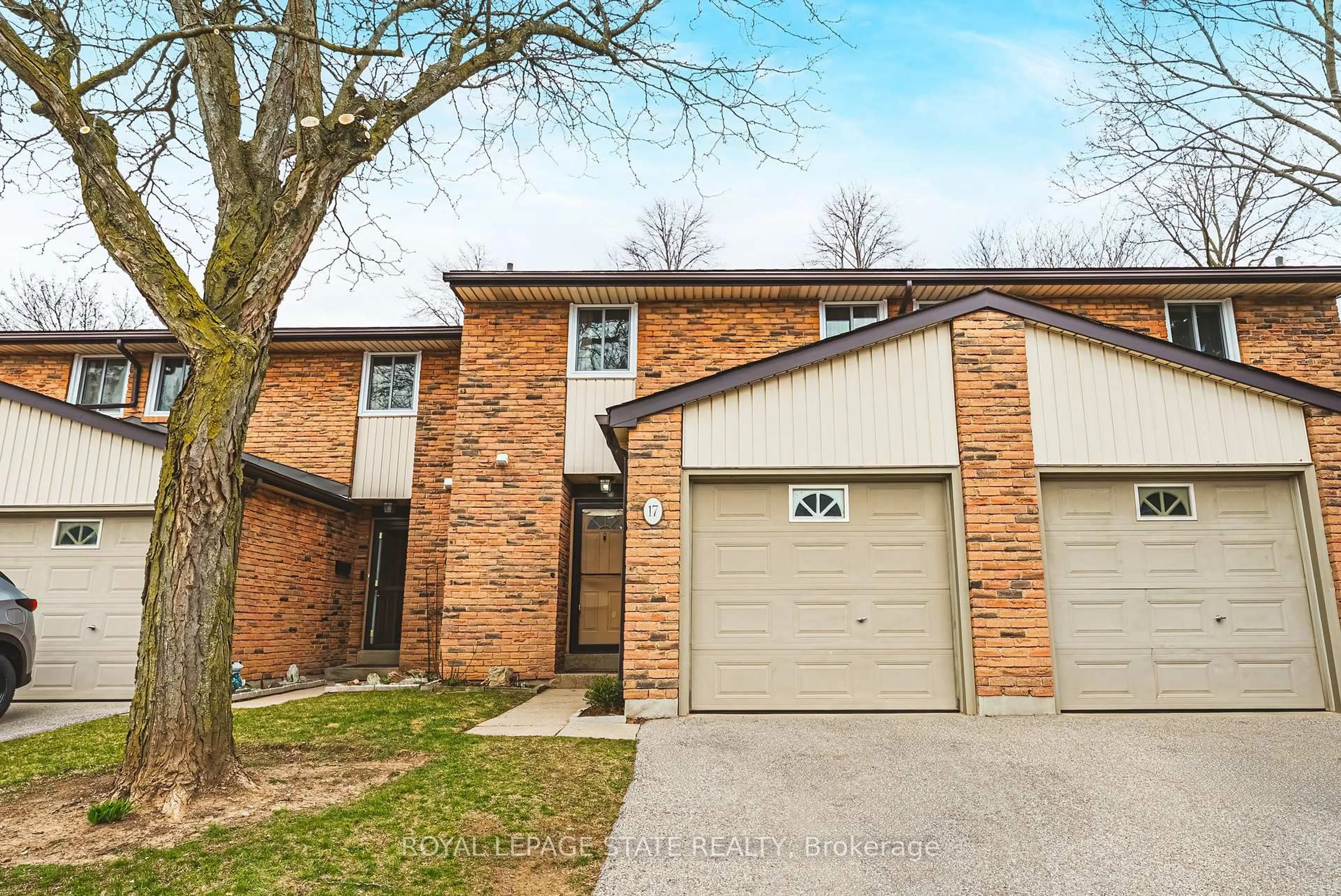 Home with brick exterior material, street for 660 Oxford Rd #17, Burlington Ontario L7N 3M1