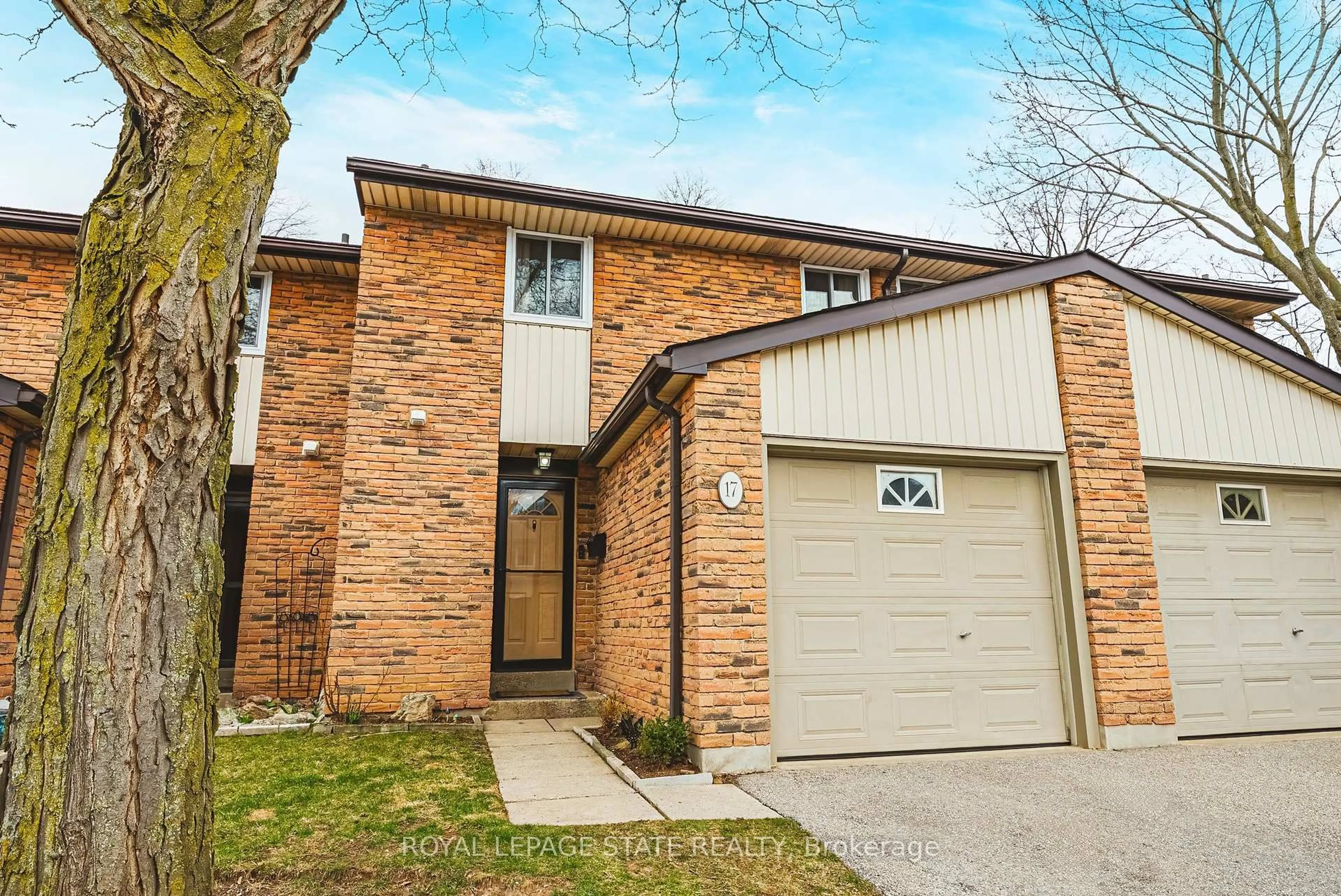 Home with brick exterior material, street for 660 Oxford Rd #17, Burlington Ontario L7N 3M1