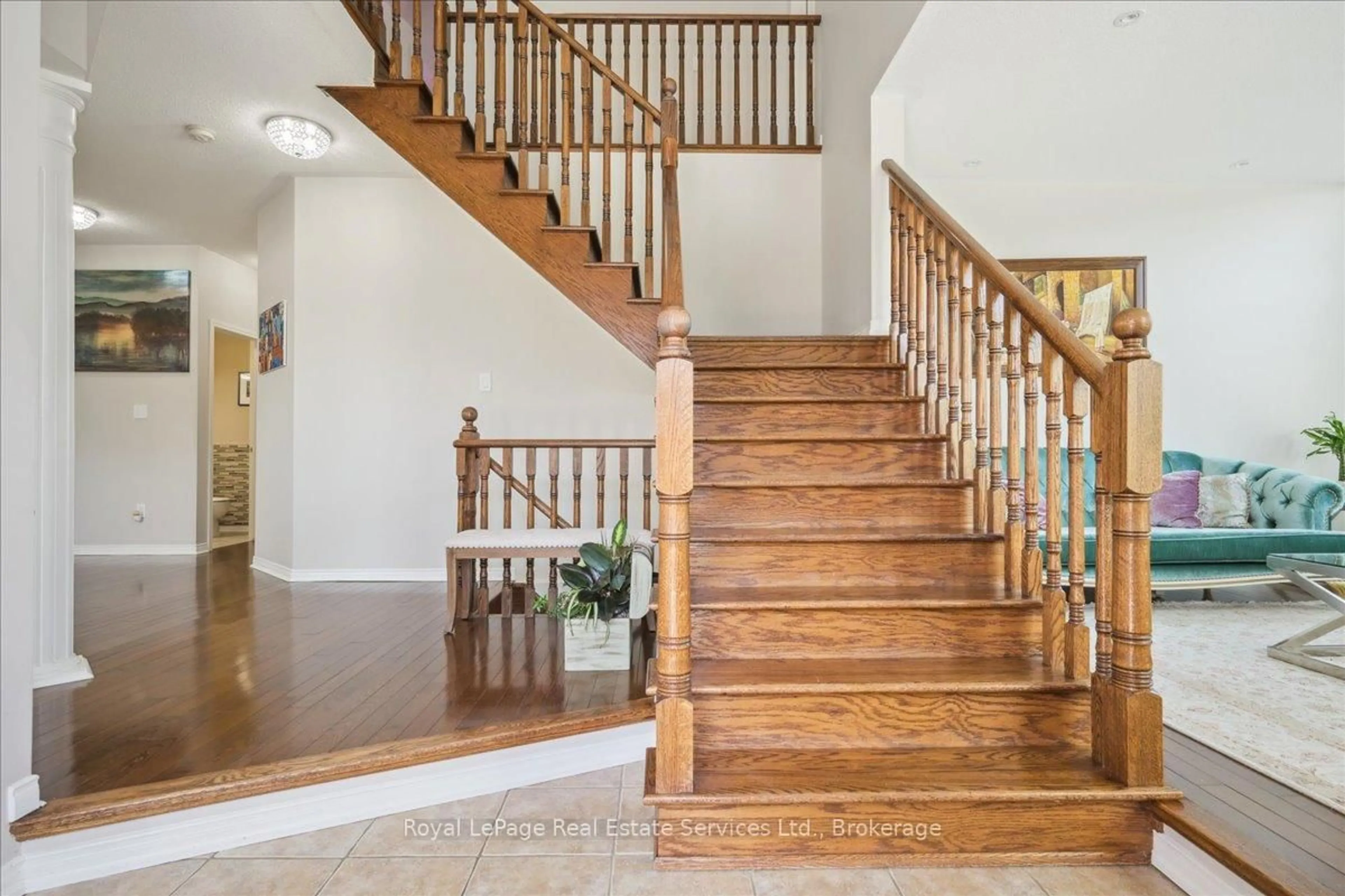 Stairs for 4737 Deforest Cres, Burlington Ontario L7M 0K1