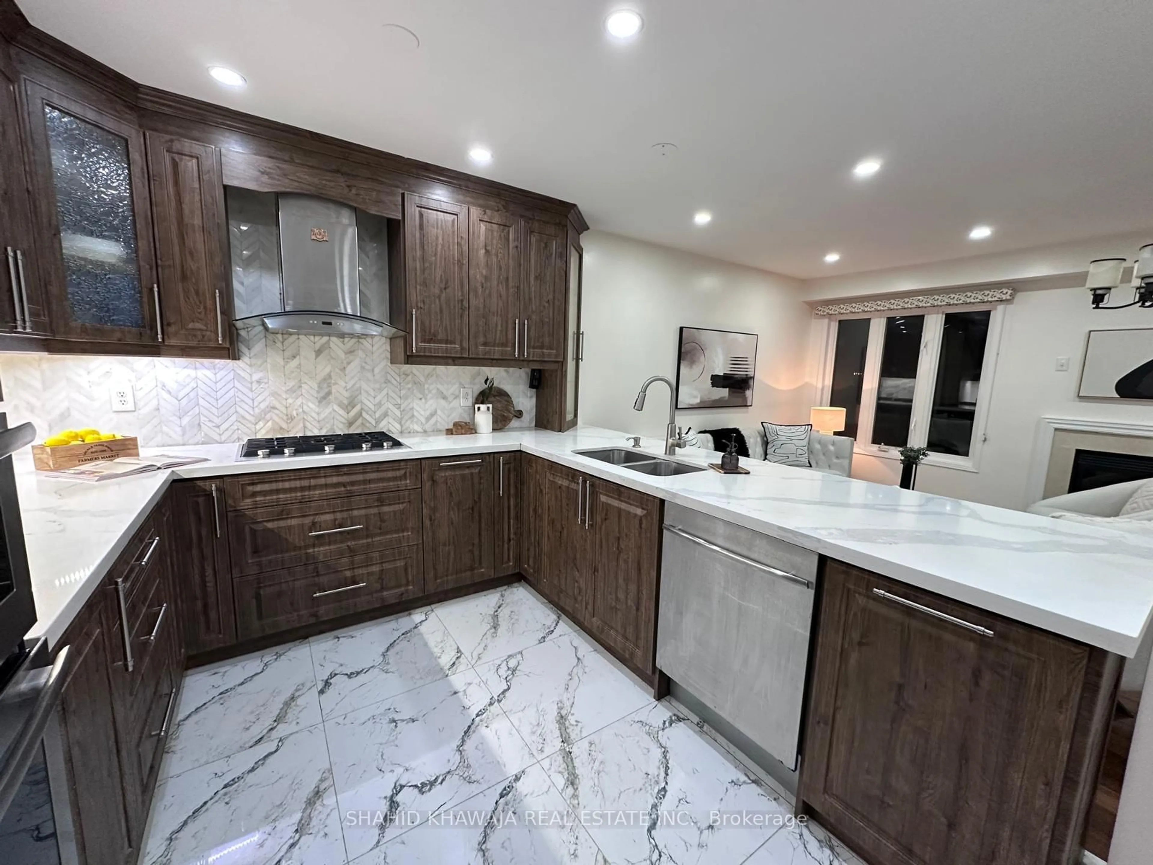 Contemporary kitchen, ceramic/tile floor for 3053 Cabano Cres, Mississauga Ontario L5M 0C6