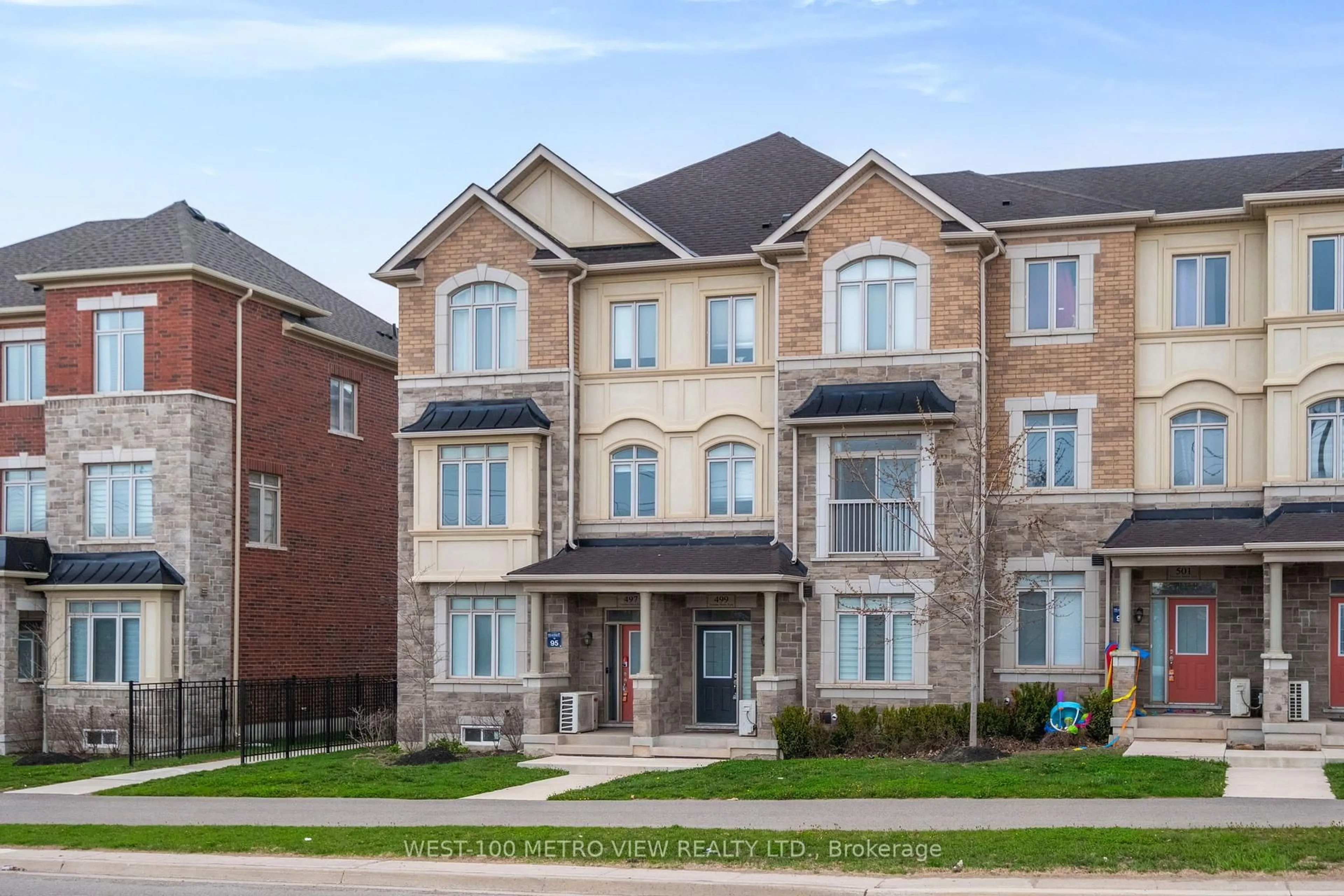 Home with brick exterior material, street for 499 Dundas St, Oakville Ontario L6H 3P5