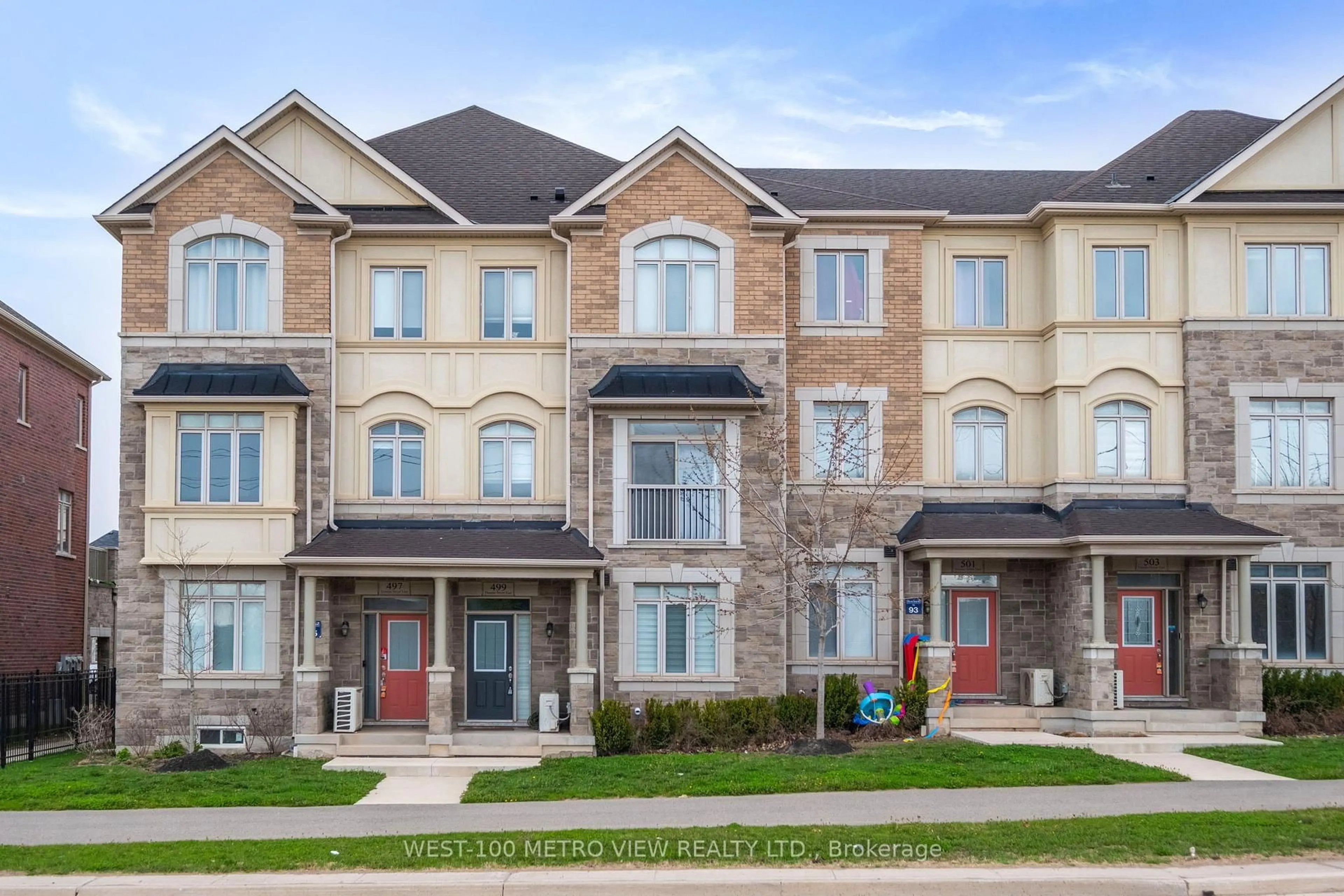 Home with brick exterior material, unknown for 499 Dundas St, Oakville Ontario L6H 3P5